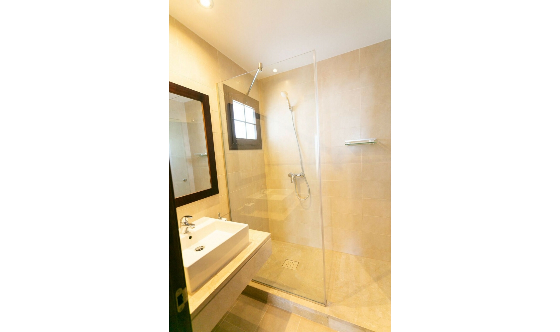 Resale - Apartment -
Altos de los Monteros