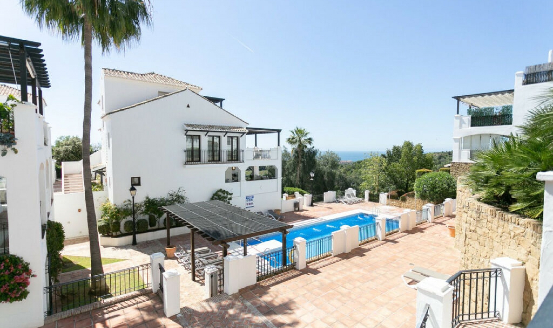 Resale - Apartment -
Altos de los Monteros