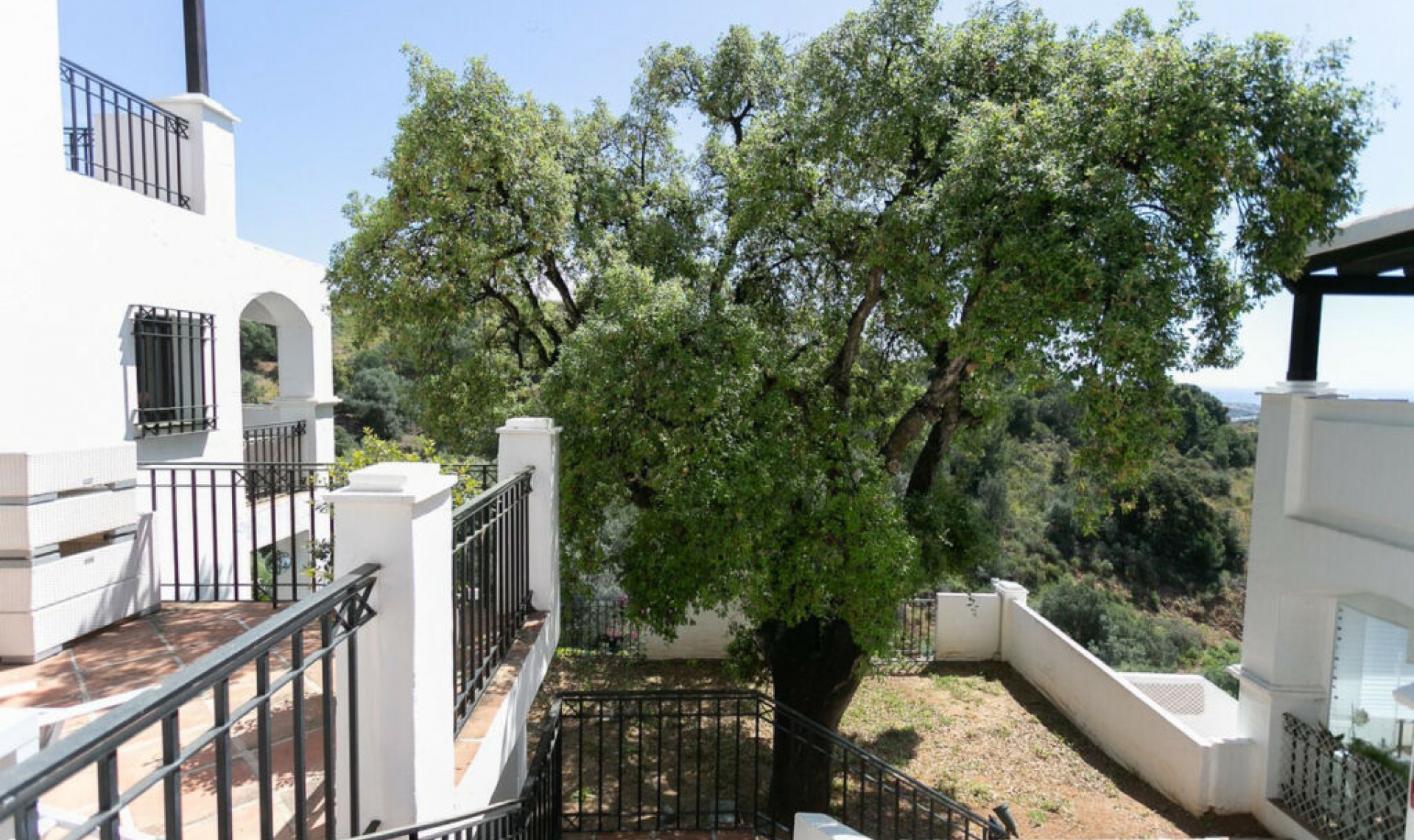 Resale - Apartment -
Altos de los Monteros