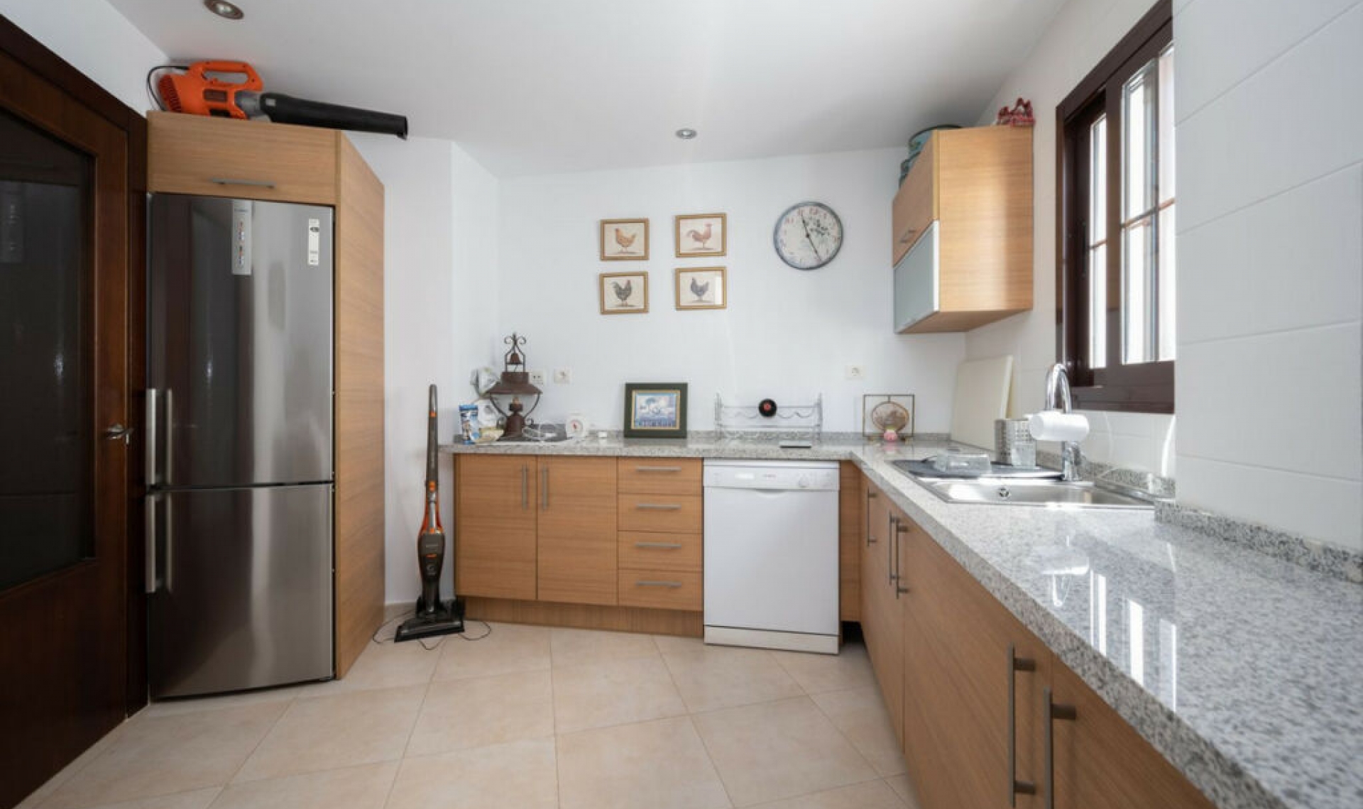 Resale - Apartment -
Altos de los Monteros