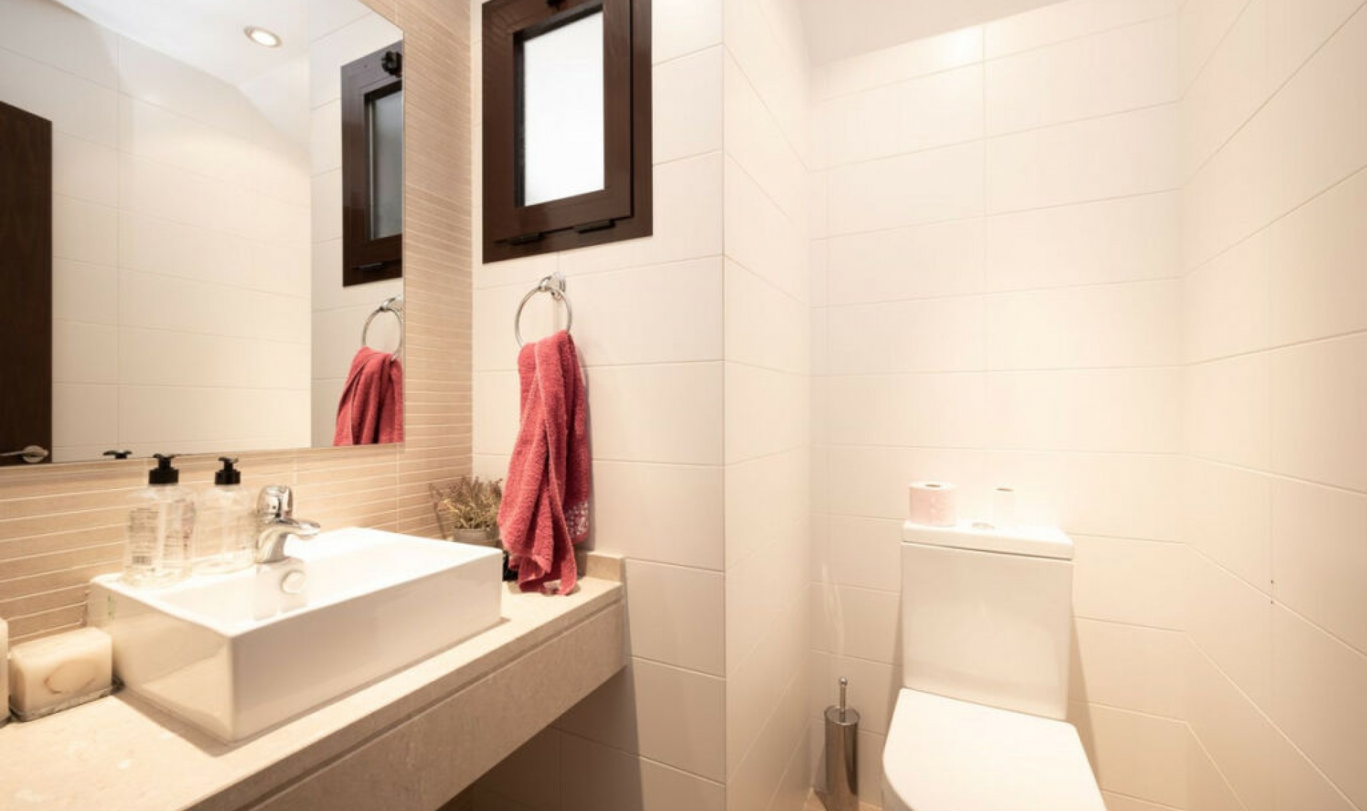 Resale - Apartment -
Altos de los Monteros
