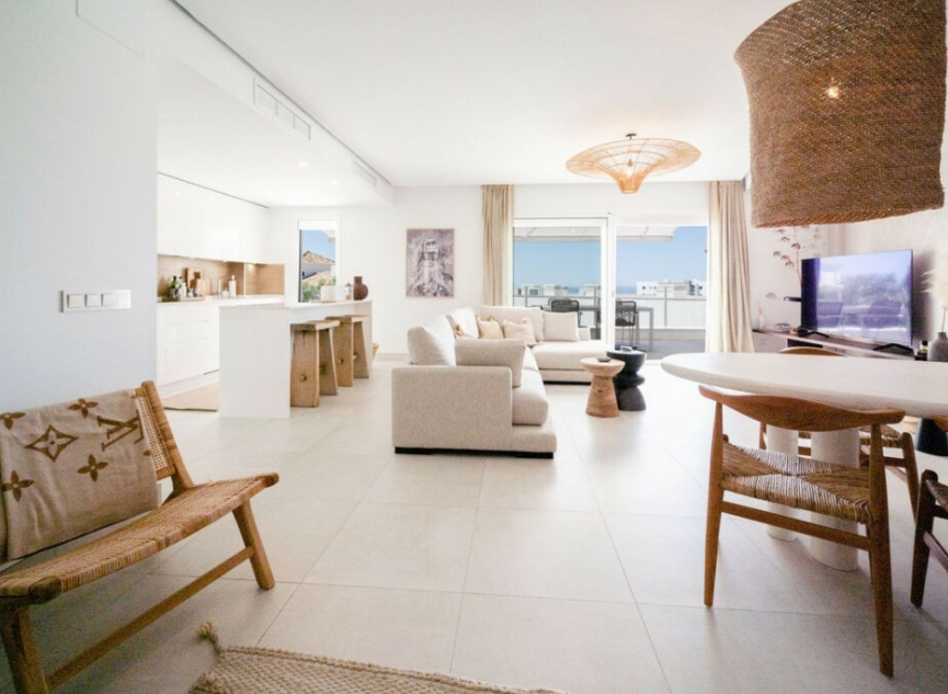 Resale - Apartment -
Altos de los Monteros