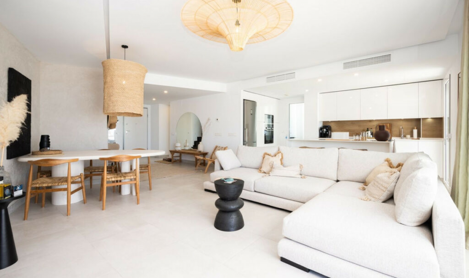 Resale - Apartment -
Altos de los Monteros