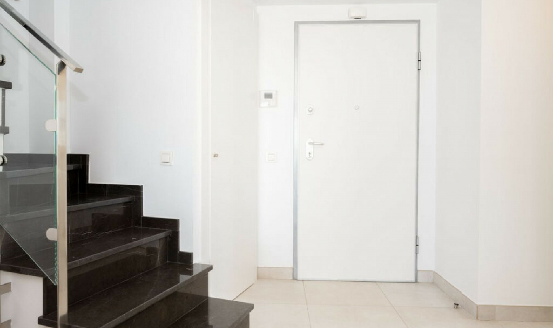 Resale - Apartment -
Altos de los Monteros