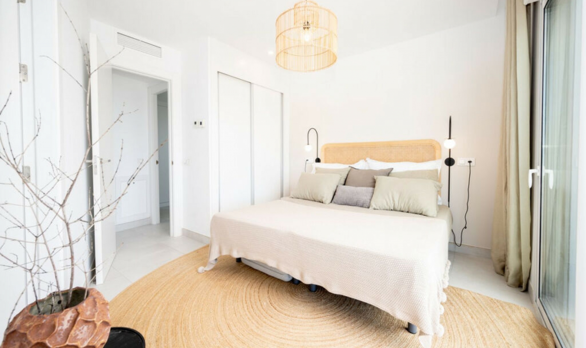 Resale - Apartment -
Altos de los Monteros