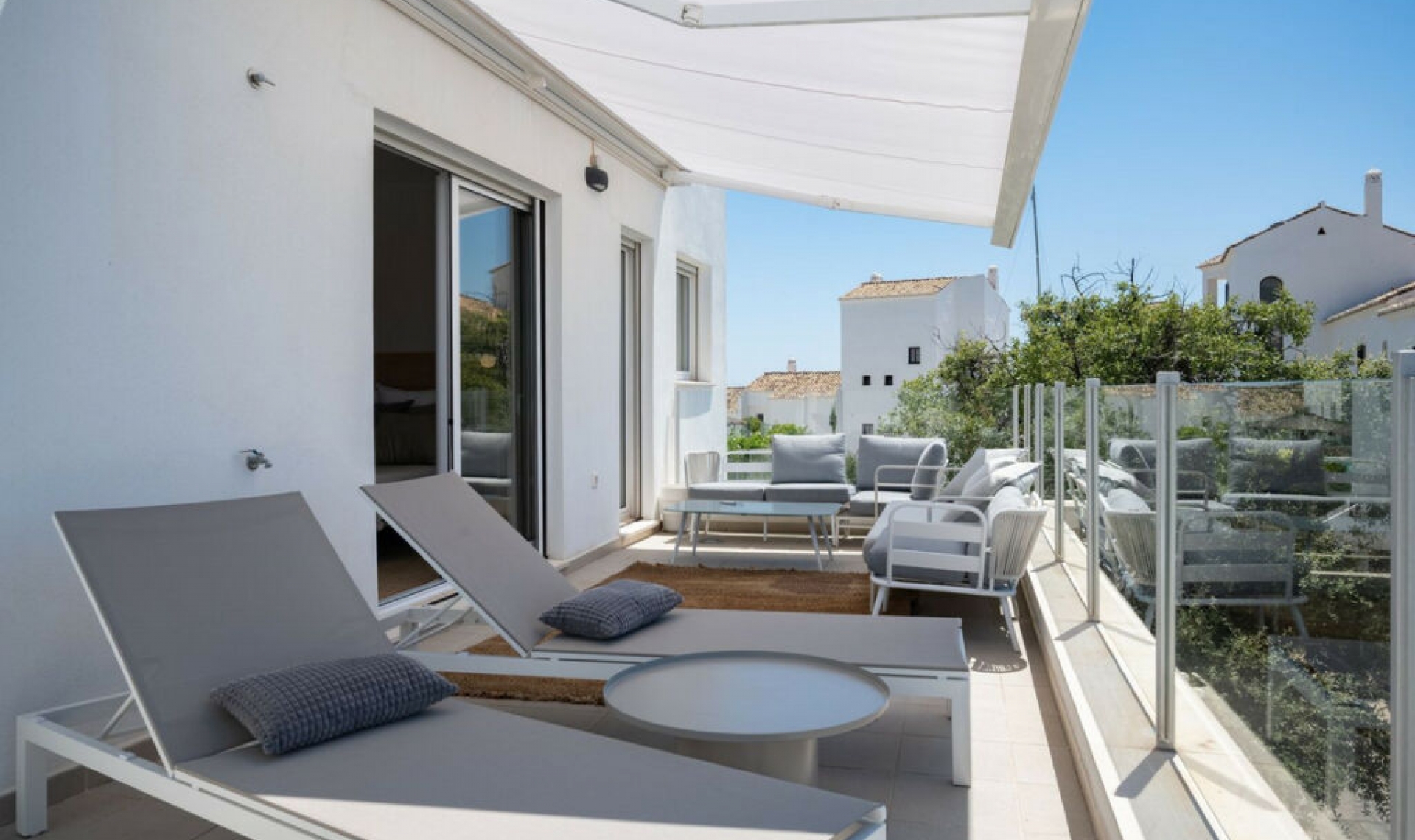 Resale - Apartment -
Altos de los Monteros