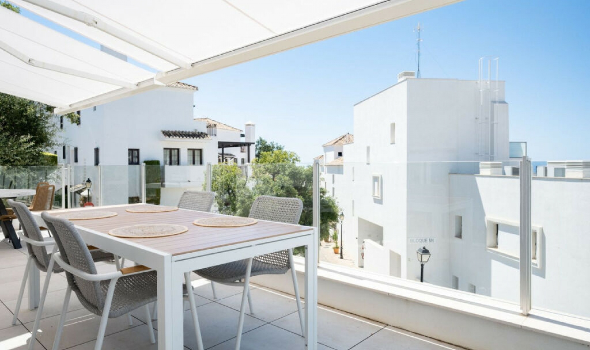 Resale - Apartment -
Altos de los Monteros
