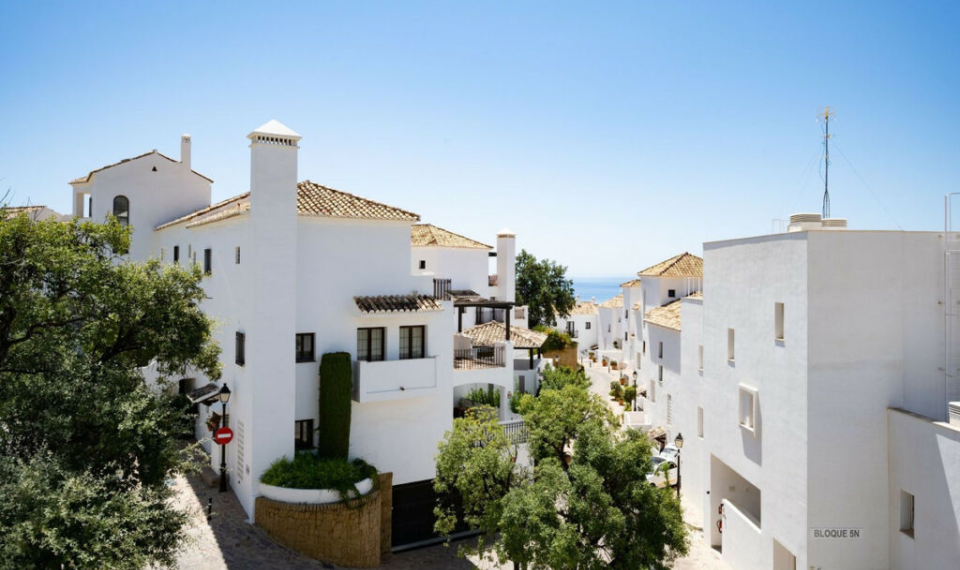 Resale - Apartment -
Altos de los Monteros