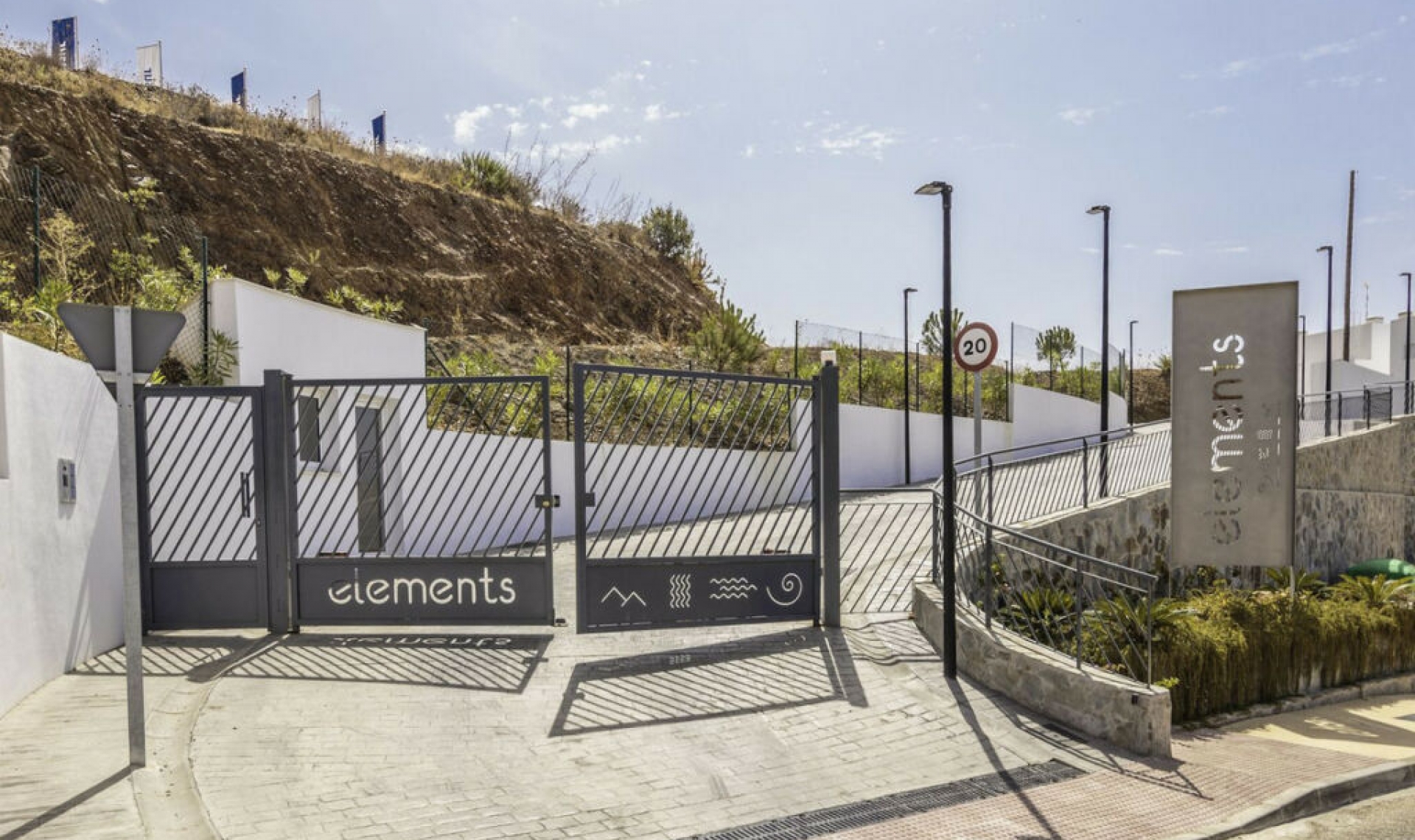 Resale - Apartment -
Altos de los Monteros