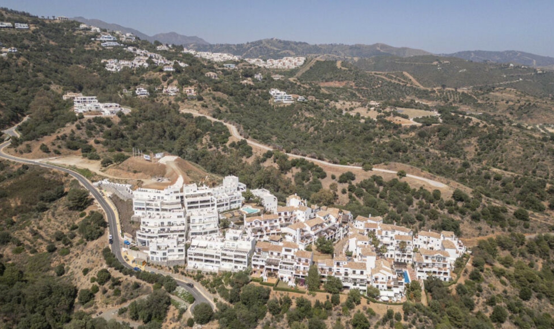 Resale - Apartment -
Altos de los Monteros