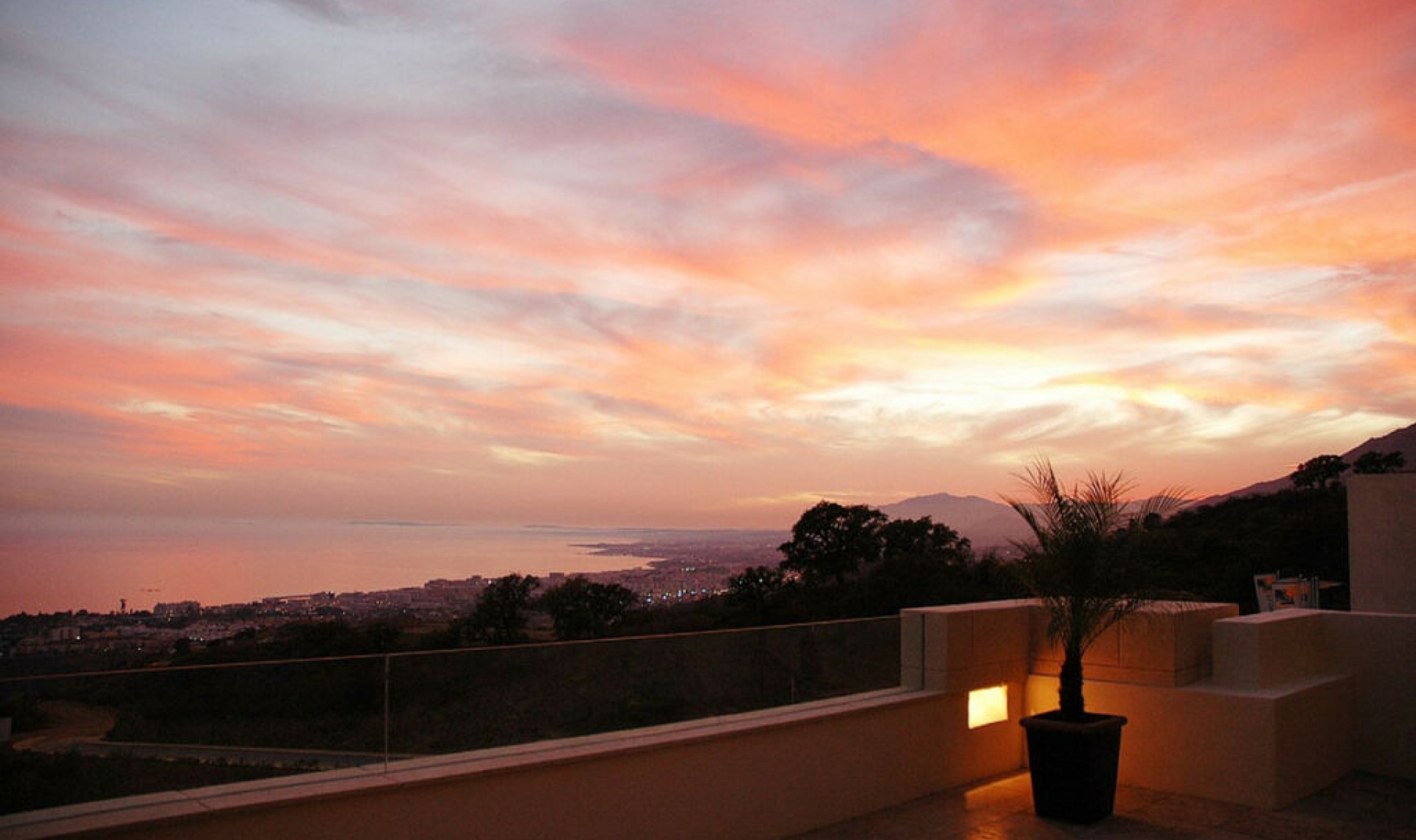 Resale - Apartment -
Altos de los Monteros