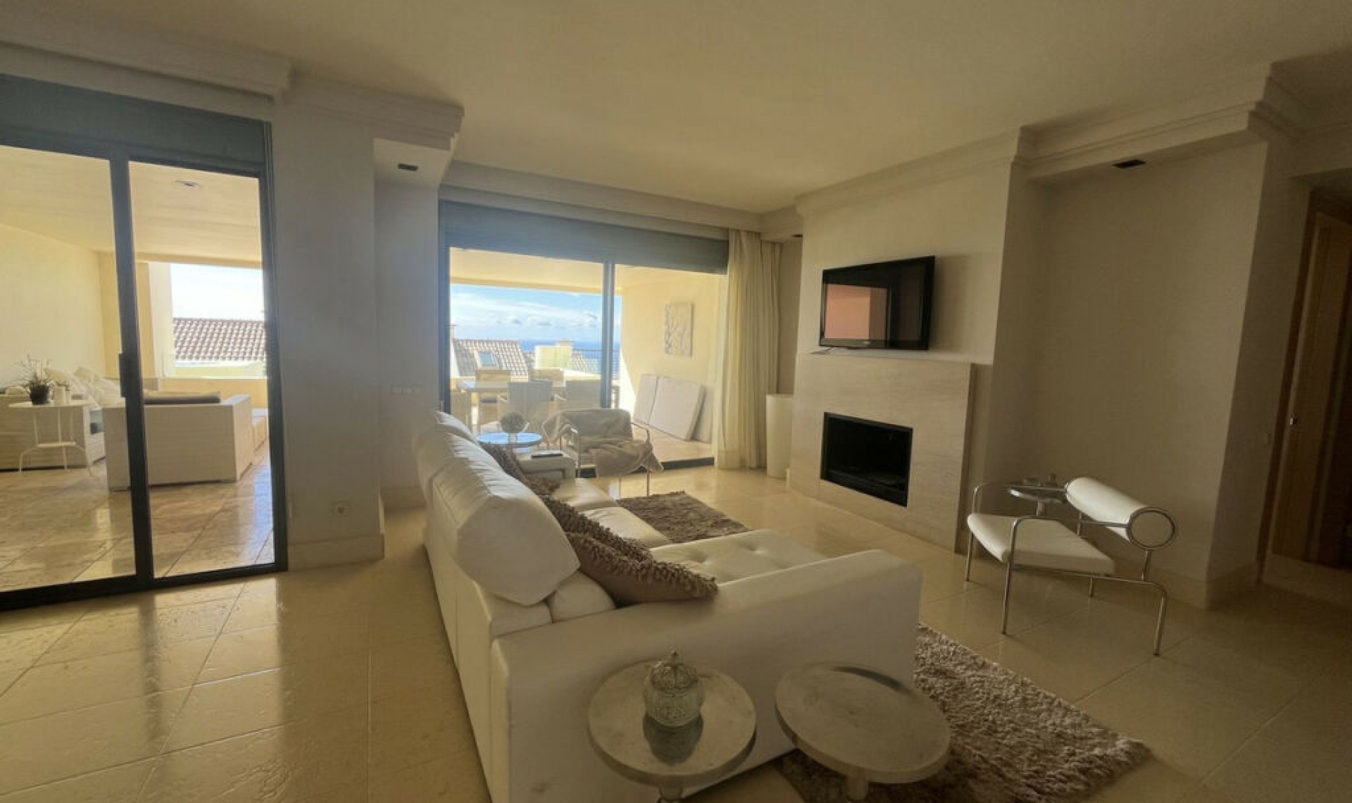 Resale - Apartment -
Altos de los Monteros