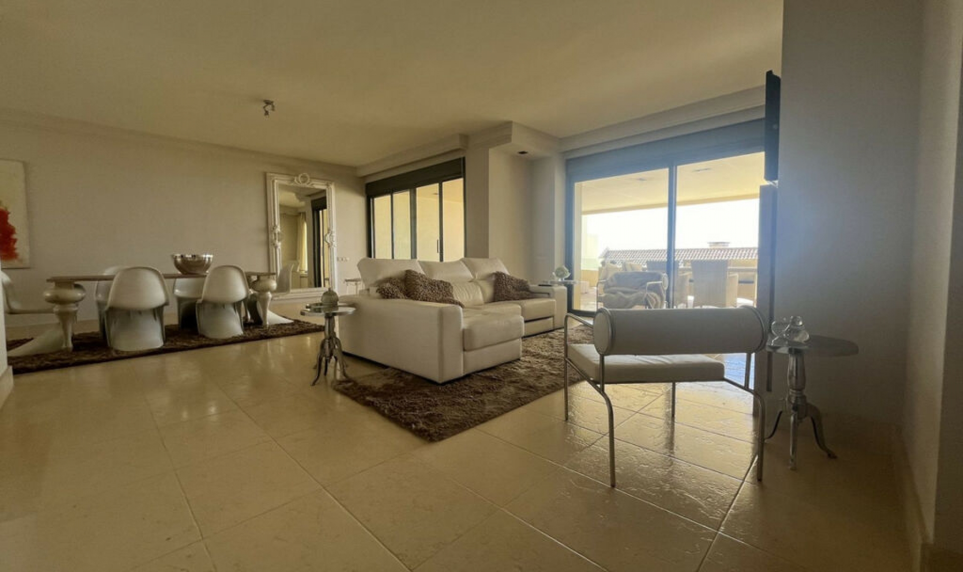 Resale - Apartment -
Altos de los Monteros