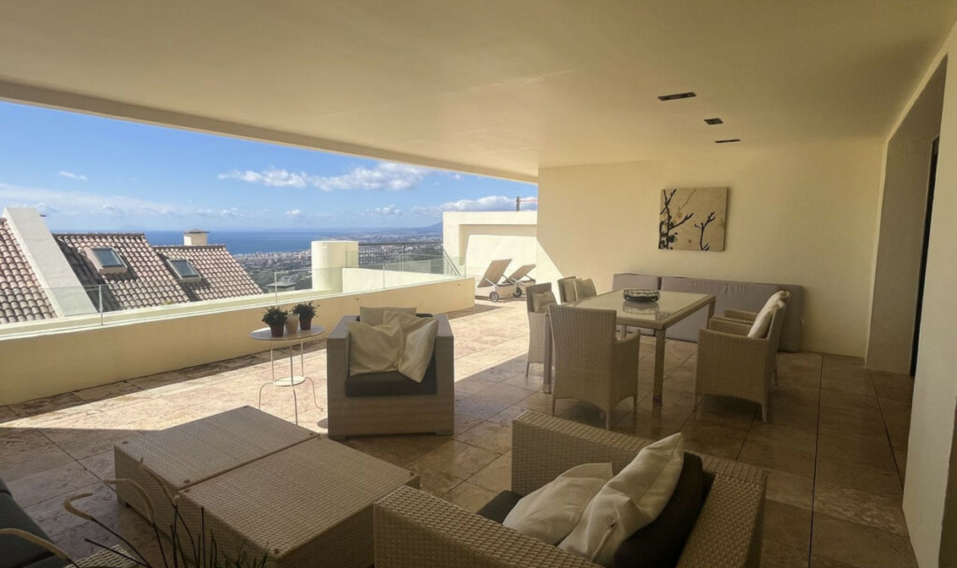 Resale - Apartment -
Altos de los Monteros