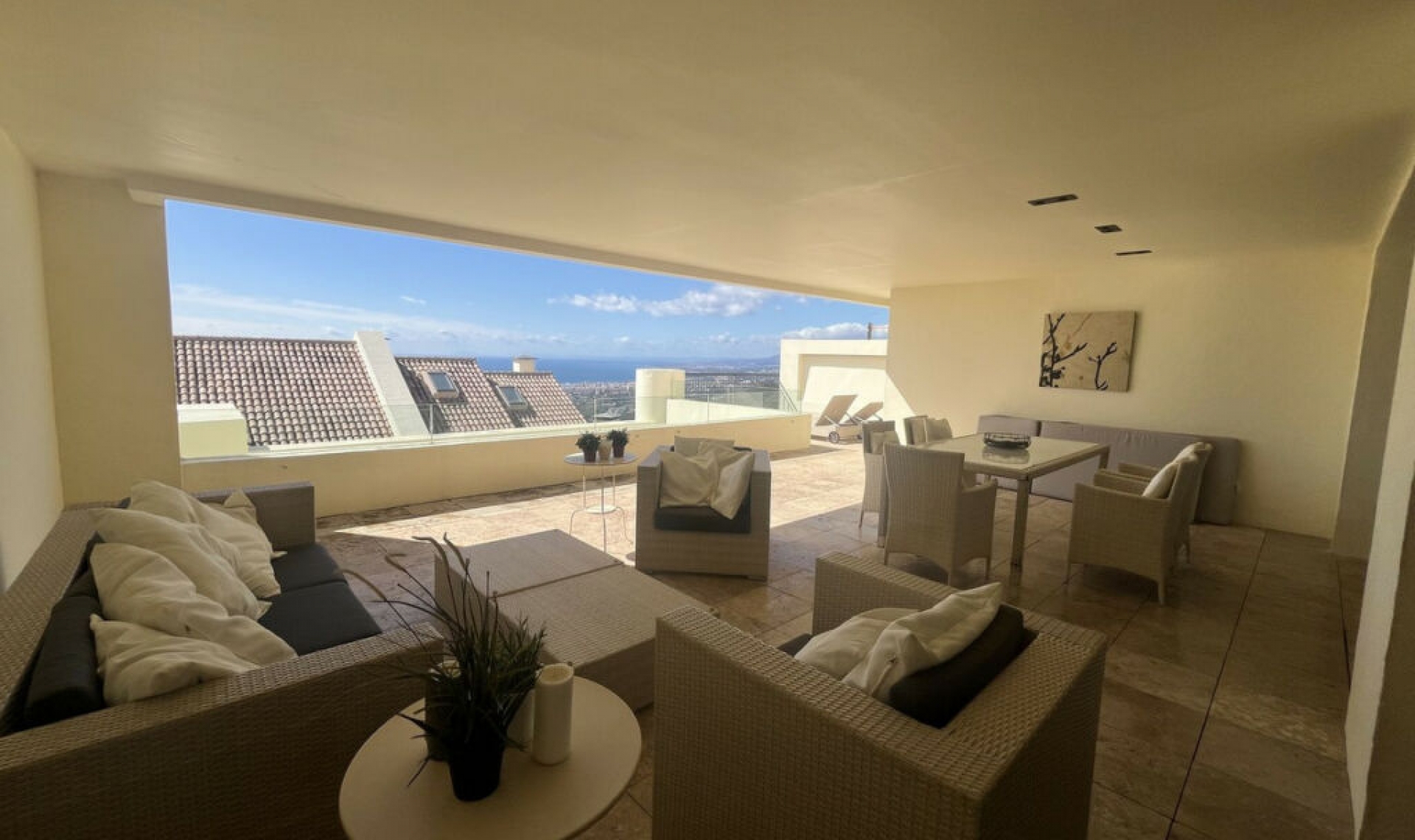 Resale - Apartment -
Altos de los Monteros