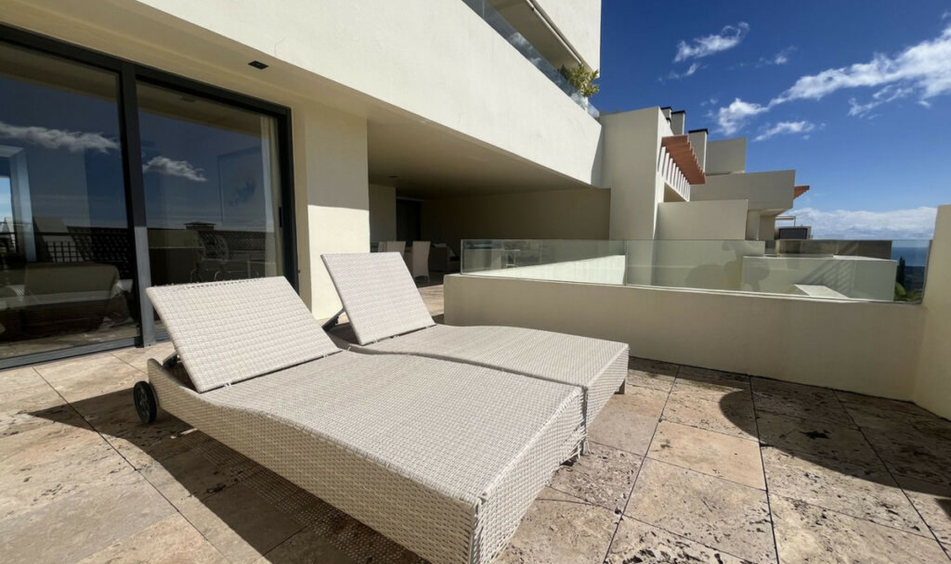 Resale - Apartment -
Altos de los Monteros