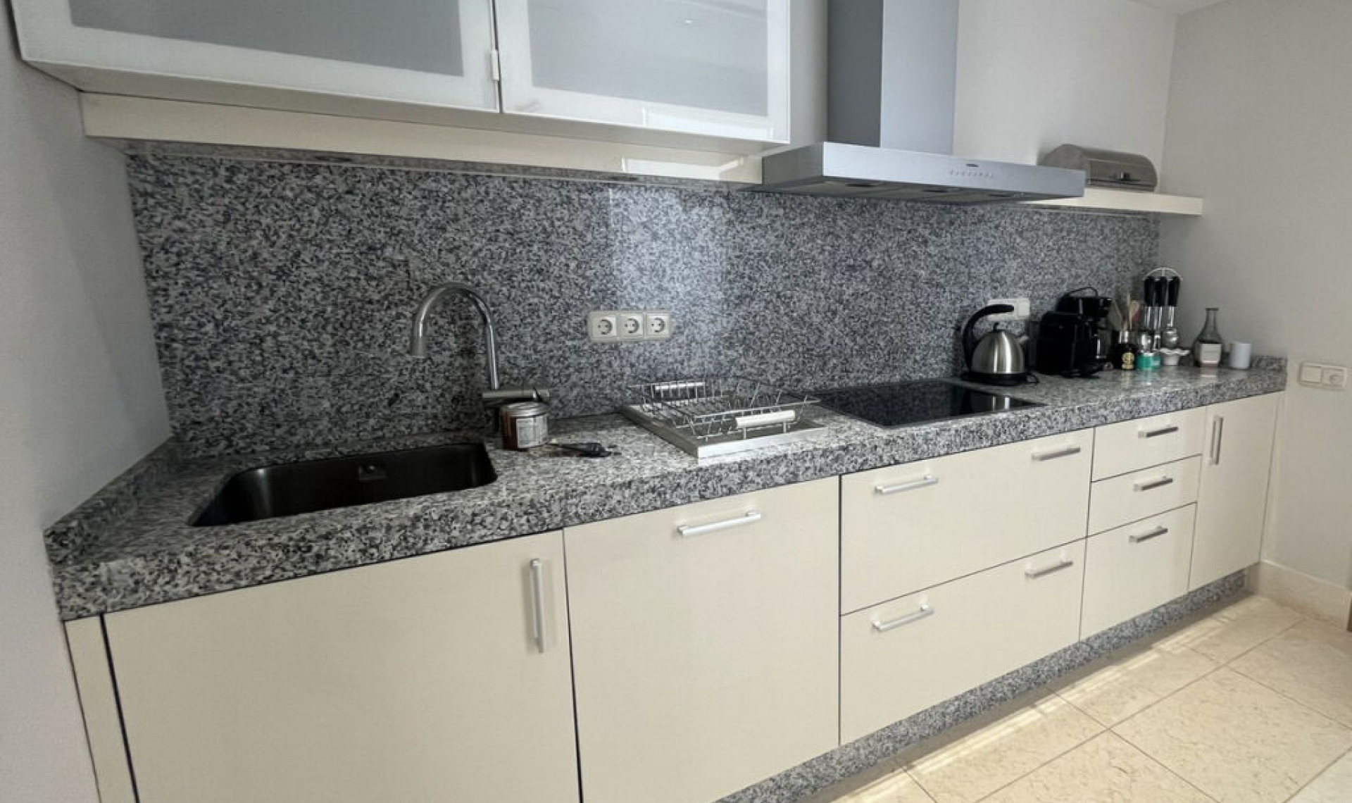 Resale - Apartment -
Altos de los Monteros