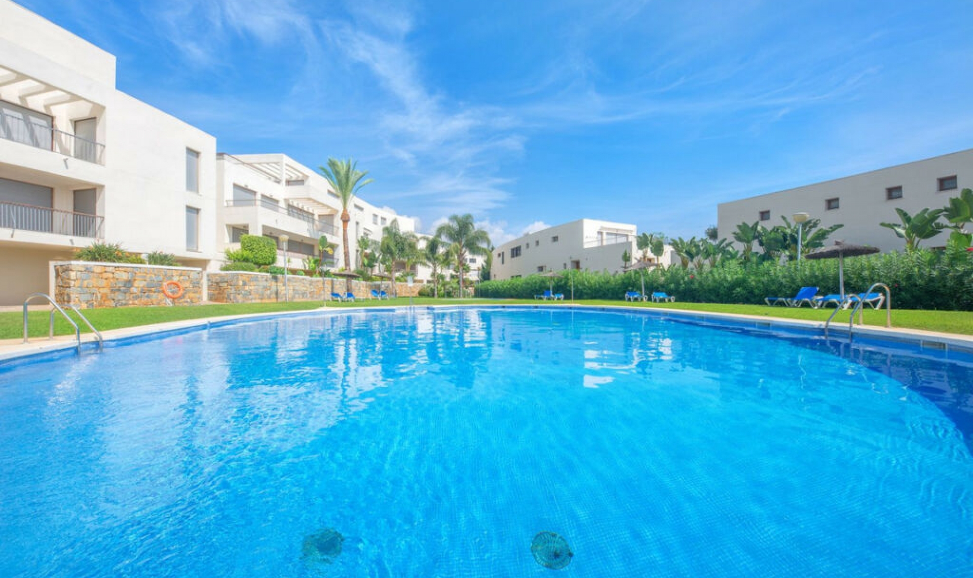 Resale - Apartment -
Altos de los Monteros