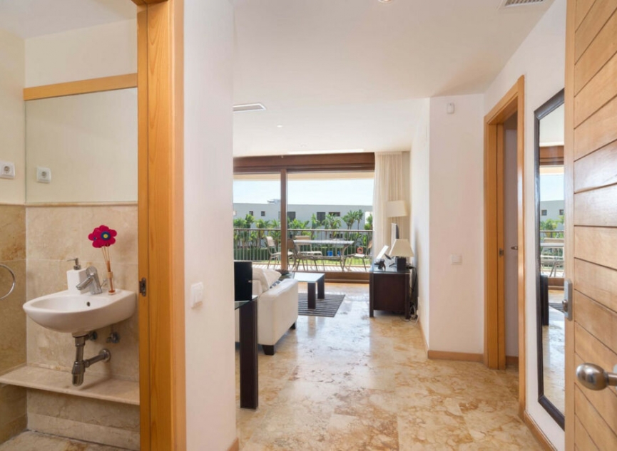 Resale - Apartment -
Altos de los Monteros