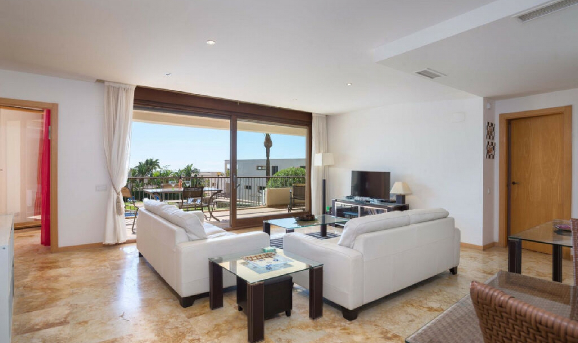 Resale - Apartment -
Altos de los Monteros