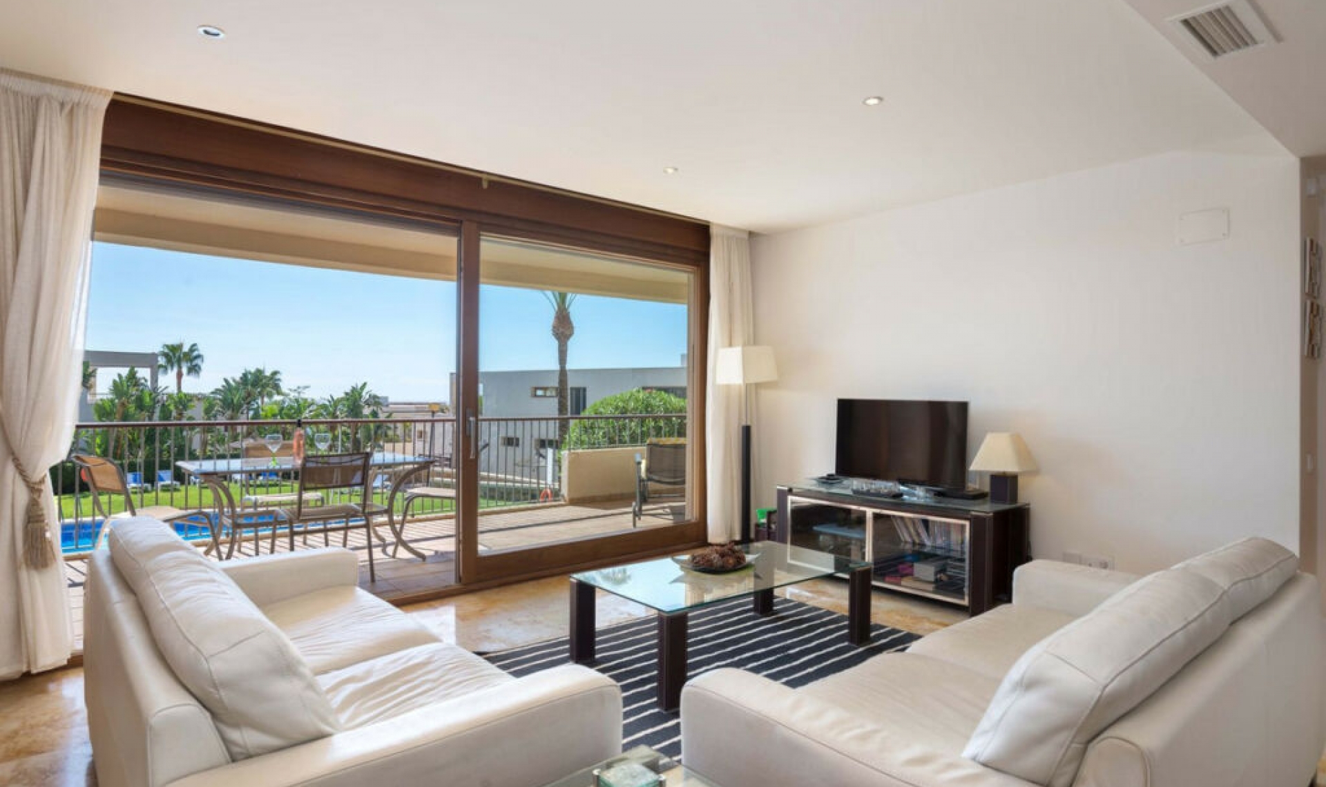 Resale - Apartment -
Altos de los Monteros