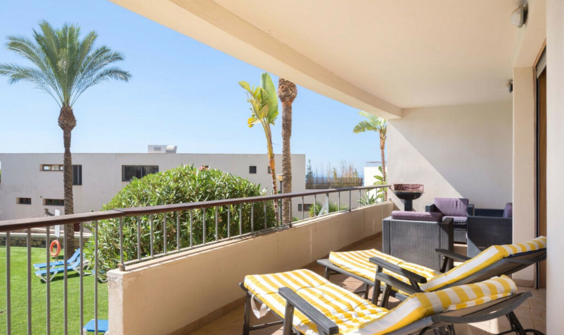 Resale - Apartment -
Altos de los Monteros