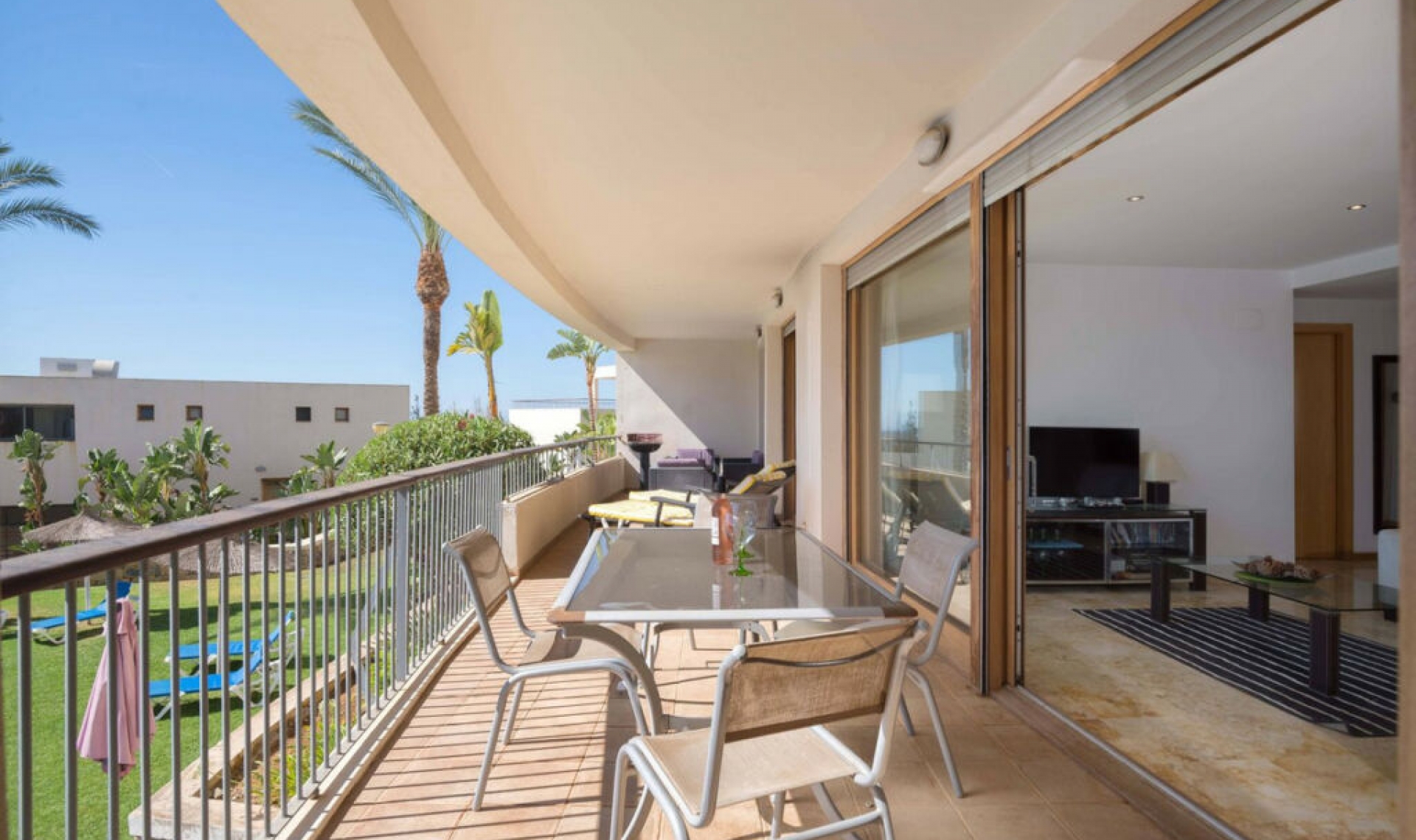 Resale - Apartment -
Altos de los Monteros