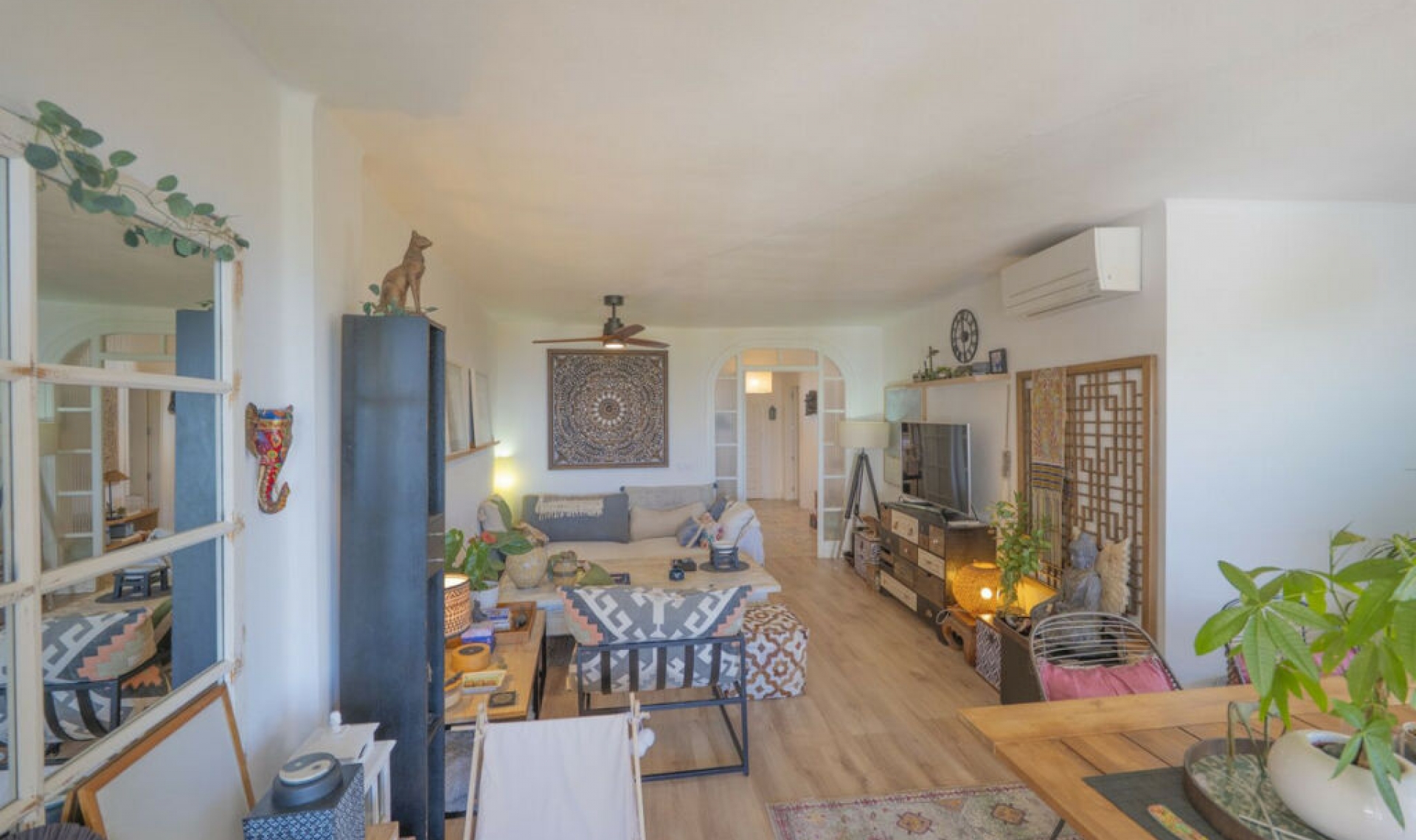 Resale - Apartment -
Altos de los Monteros