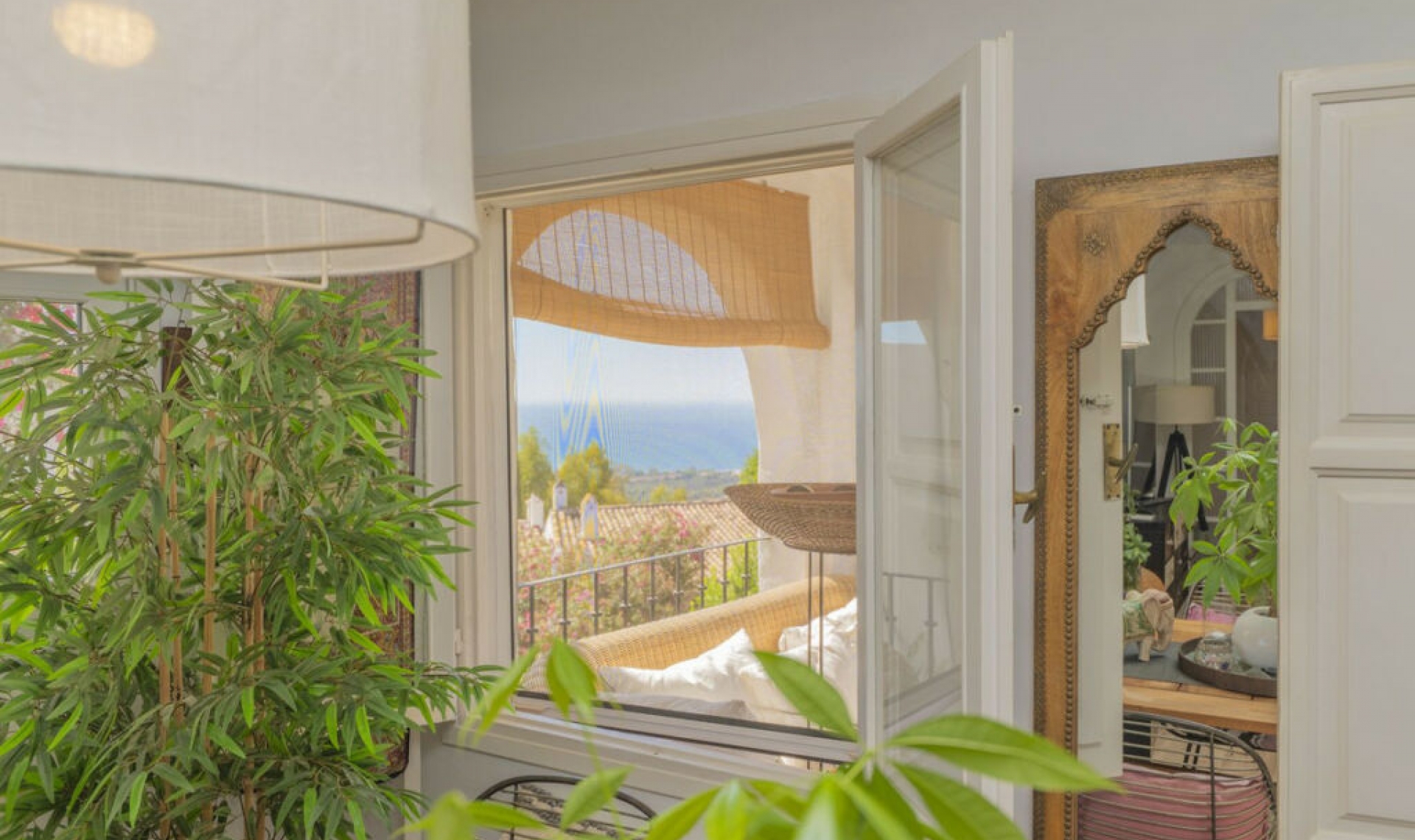 Resale - Apartment -
Altos de los Monteros