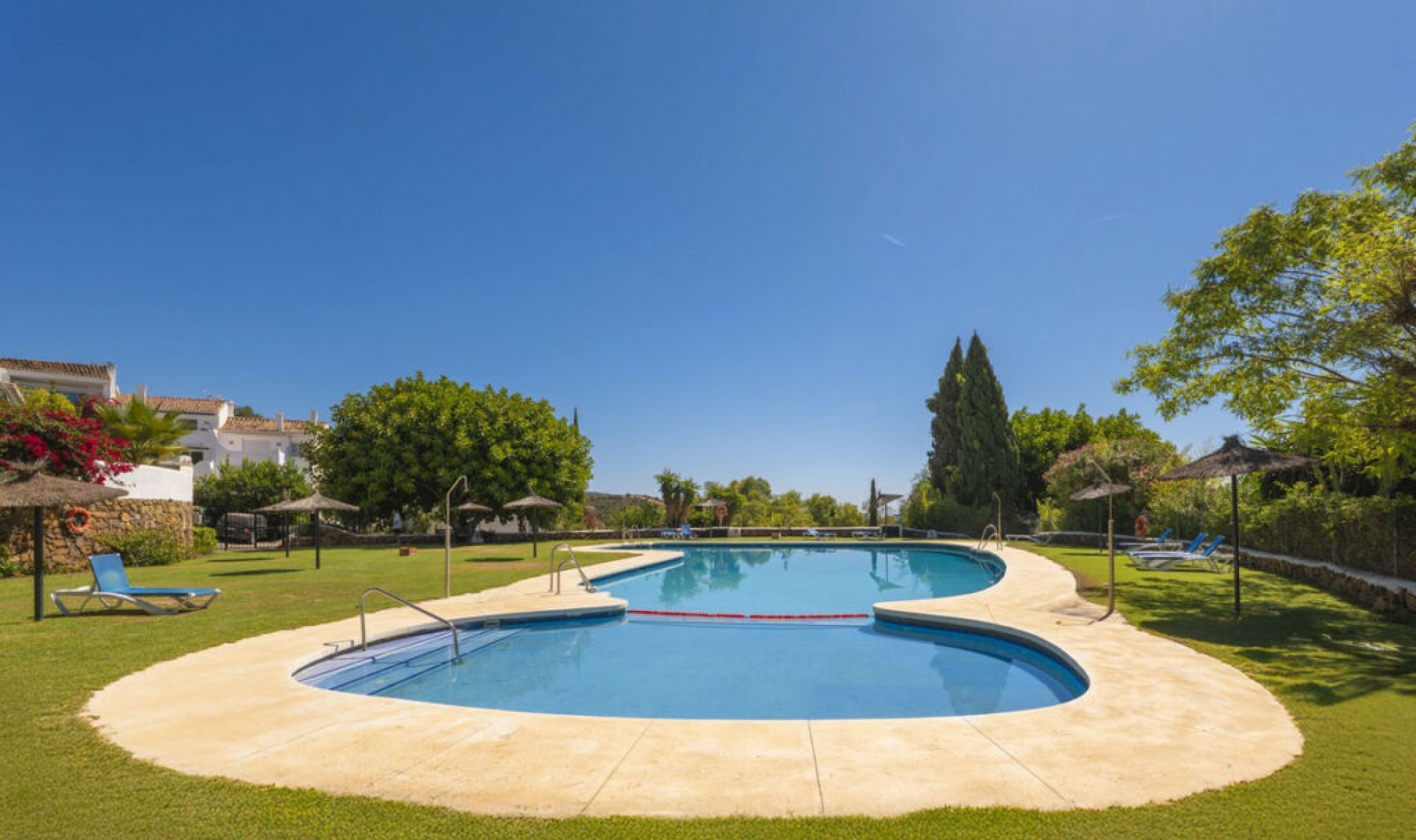 Resale - Apartment -
Altos de los Monteros