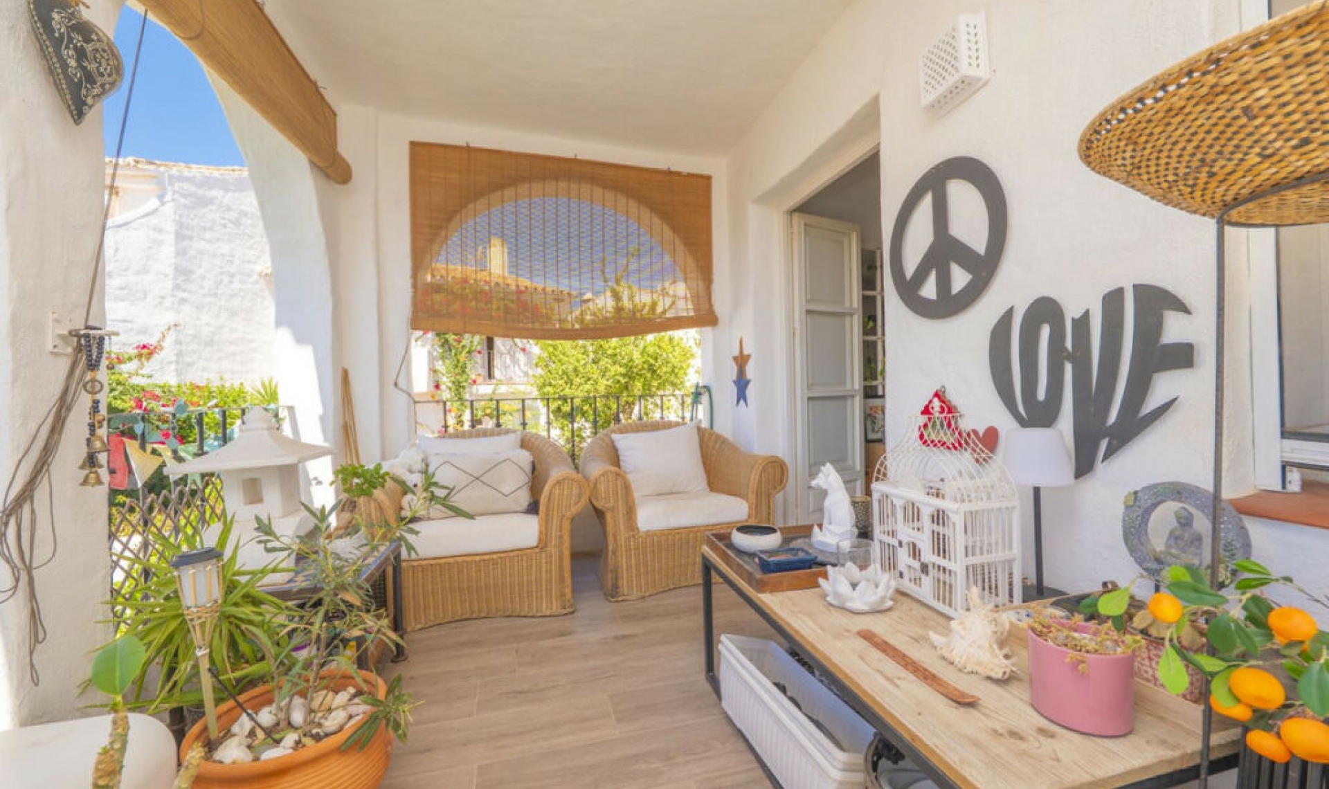 Resale - Apartment -
Altos de los Monteros