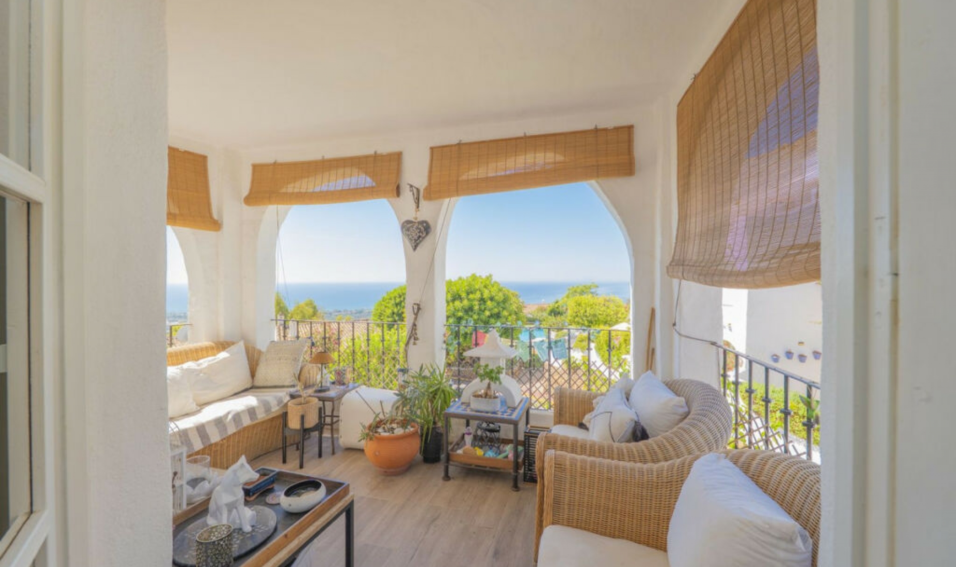 Resale - Apartment -
Altos de los Monteros