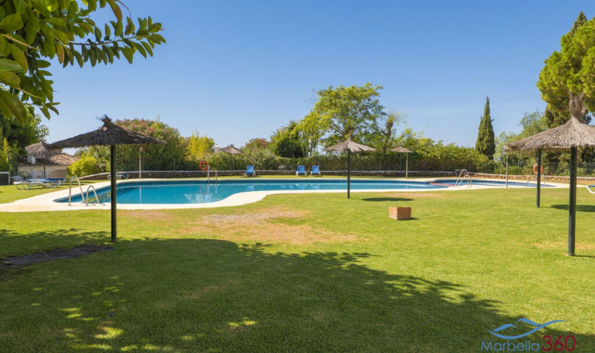 Resale - Apartment -
Altos de los Monteros