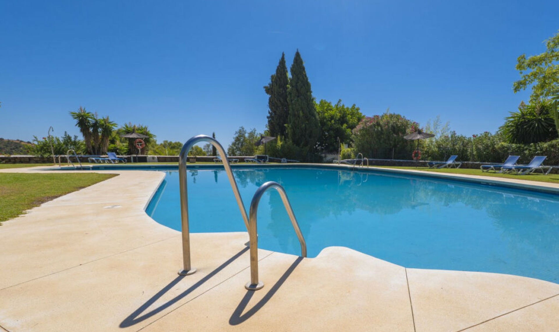 Resale - Apartment -
Altos de los Monteros