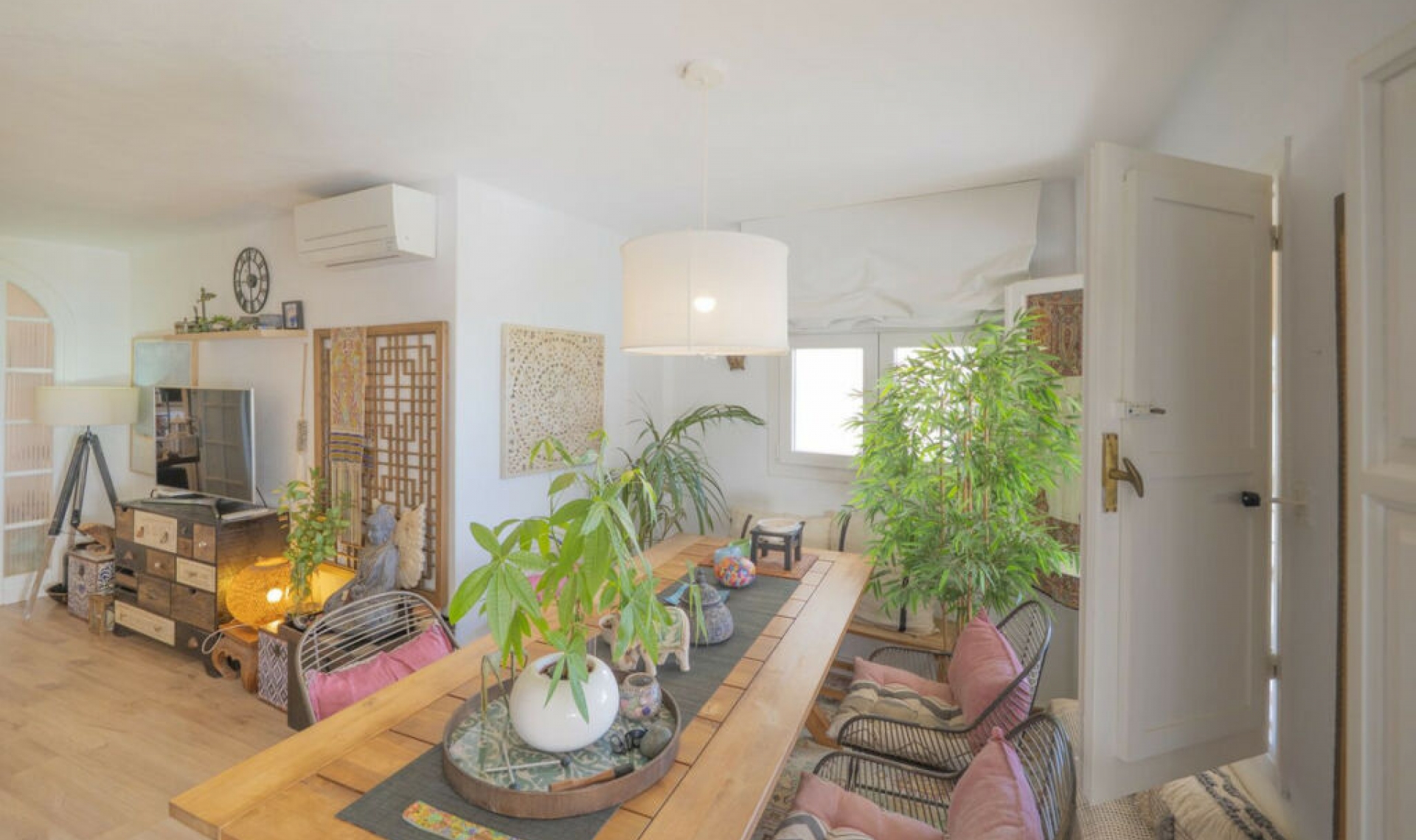 Resale - Apartment -
Altos de los Monteros