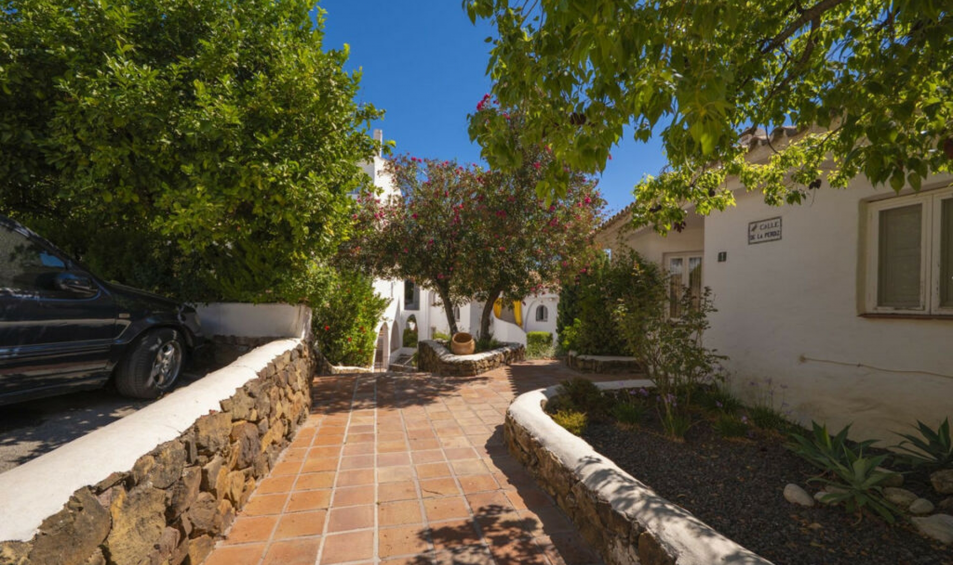Resale - Apartment -
Altos de los Monteros