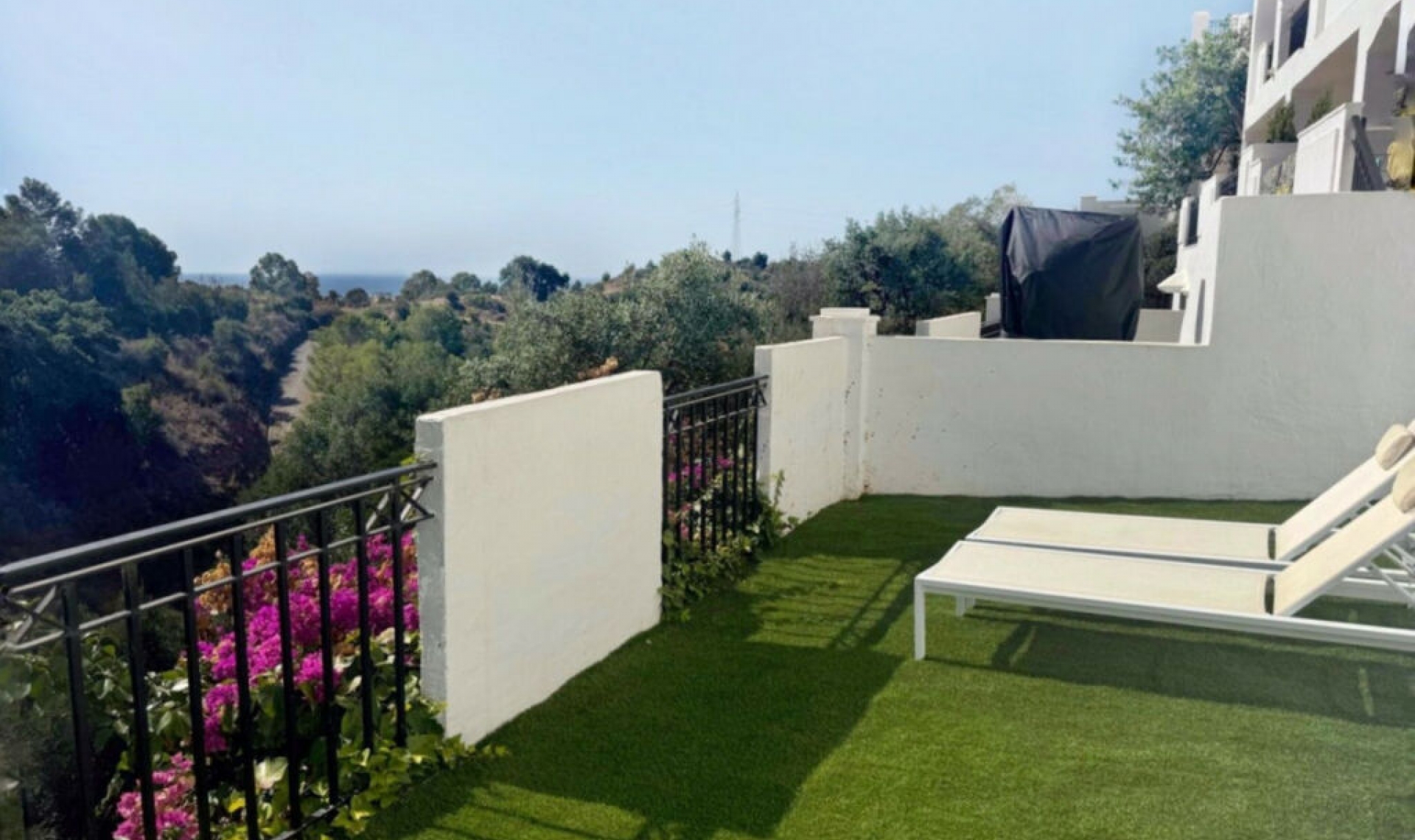 Resale - Apartment -
Altos de los Monteros