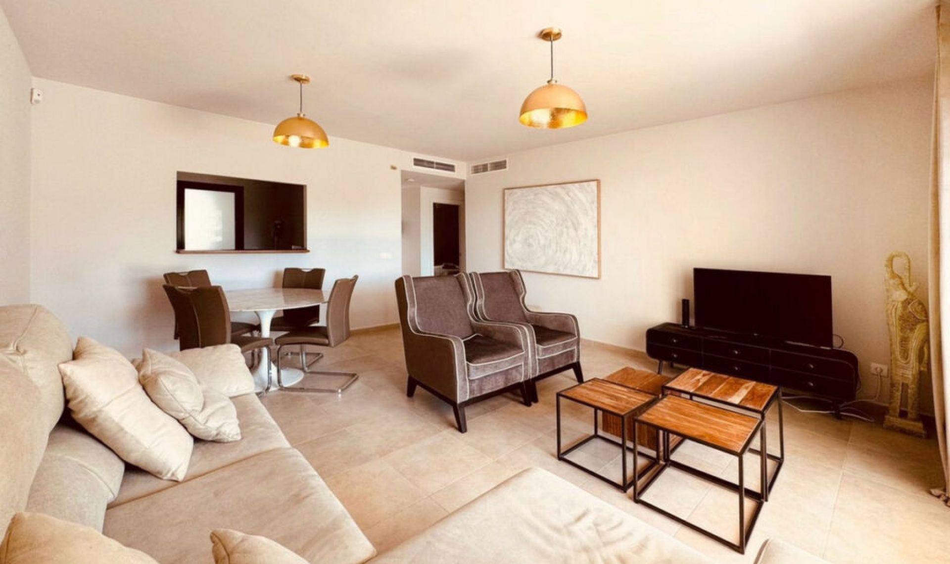 Resale - Apartment -
Altos de los Monteros