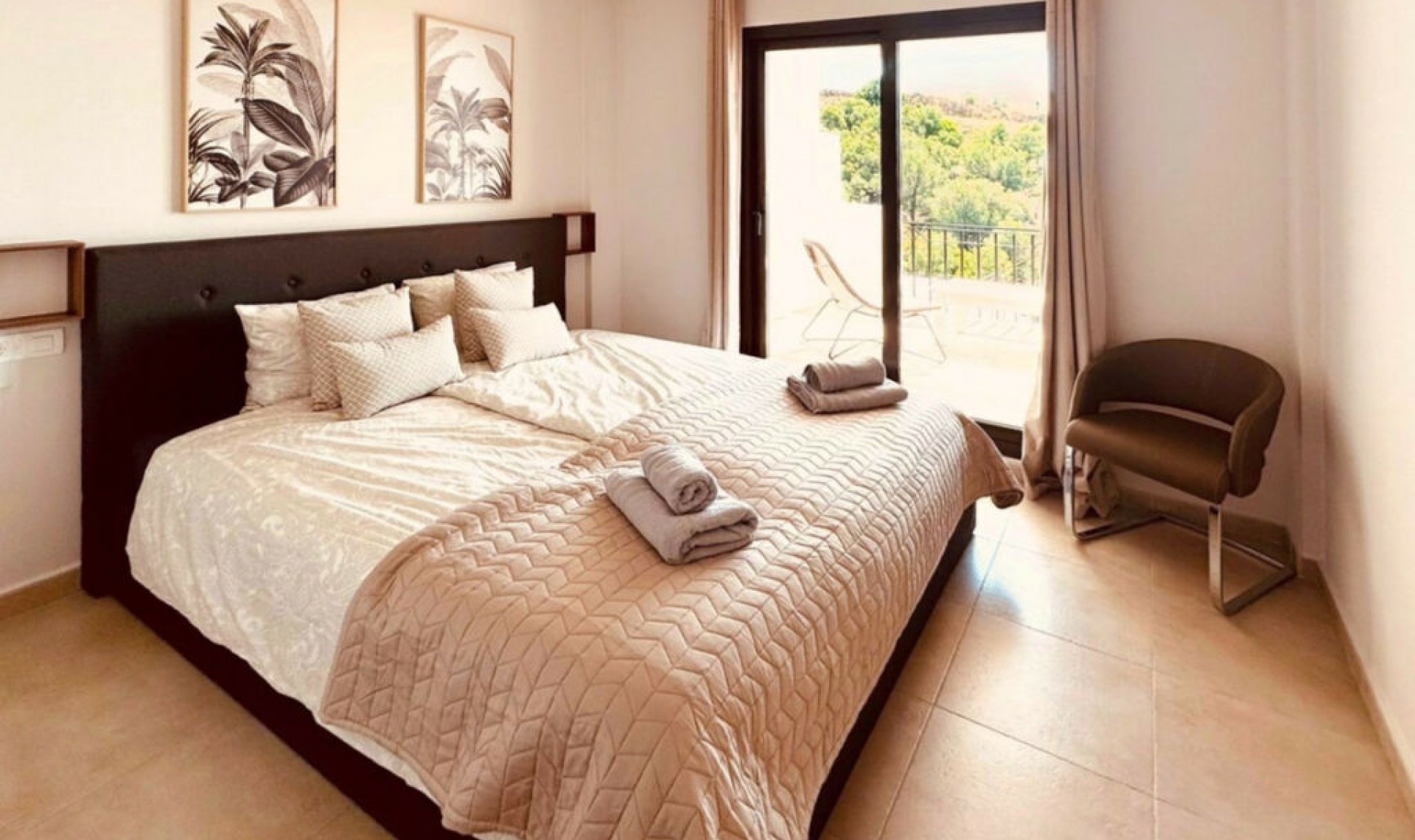 Resale - Apartment -
Altos de los Monteros