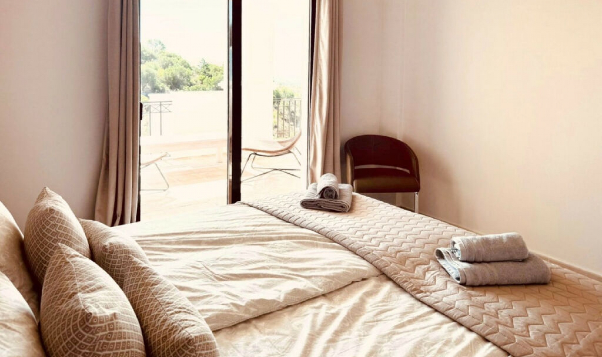 Resale - Apartment -
Altos de los Monteros