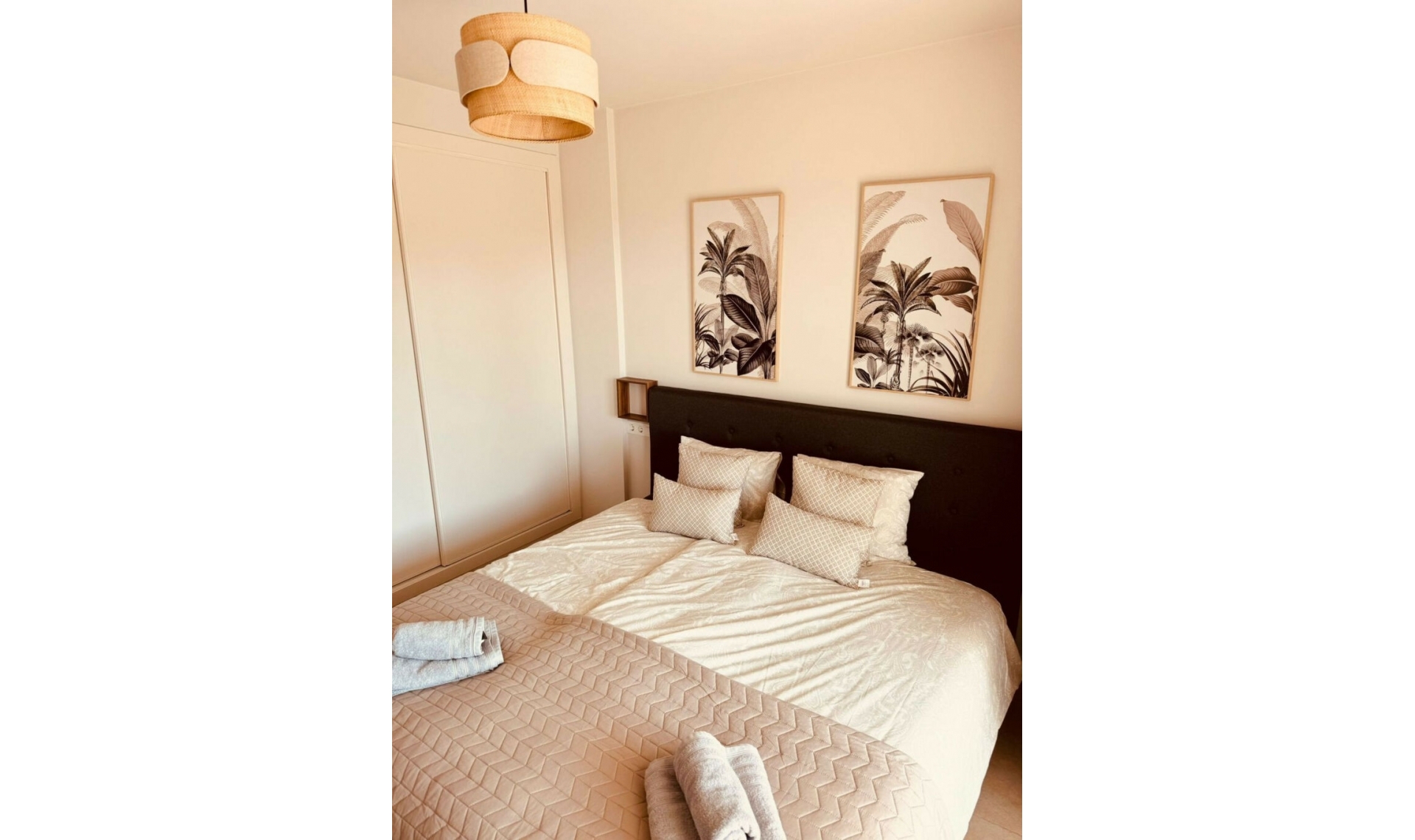 Resale - Apartment -
Altos de los Monteros