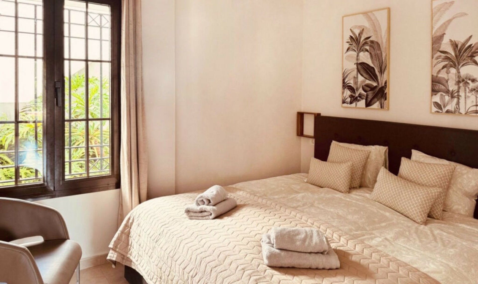 Resale - Apartment -
Altos de los Monteros