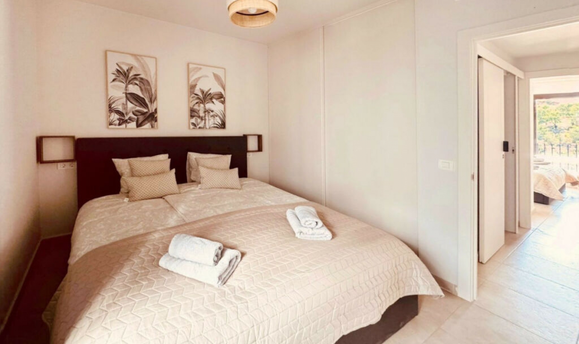 Resale - Apartment -
Altos de los Monteros