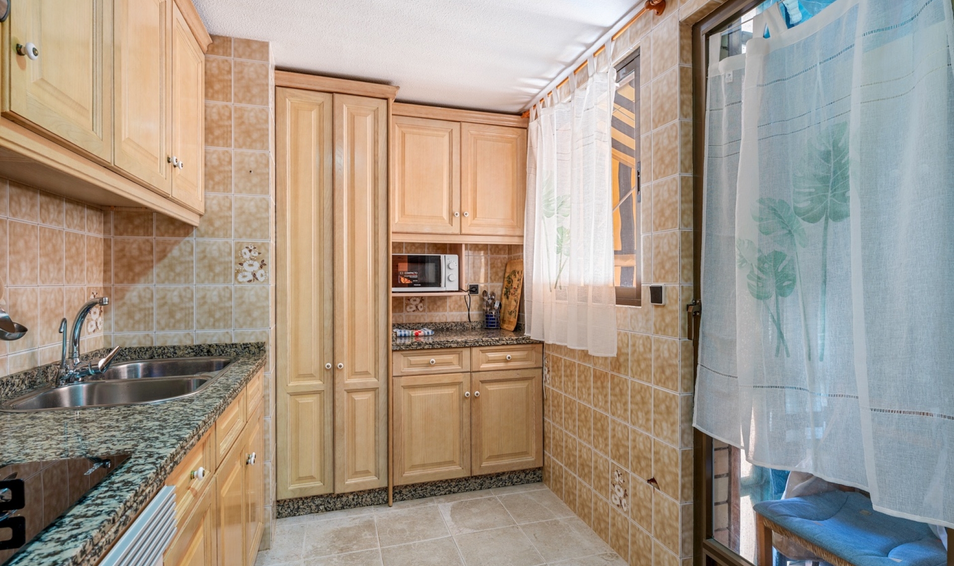 Resale - Apartment -
Arenales del Sol - Segunda linea playa