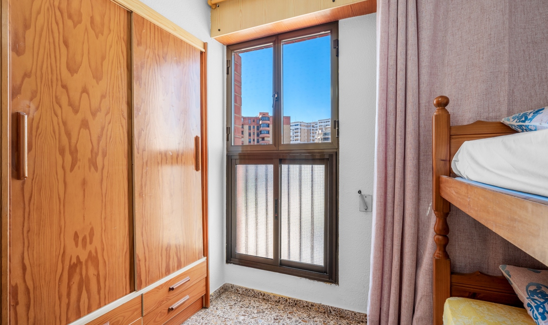 Resale - Apartment -
Arenales del Sol - Segunda linea playa