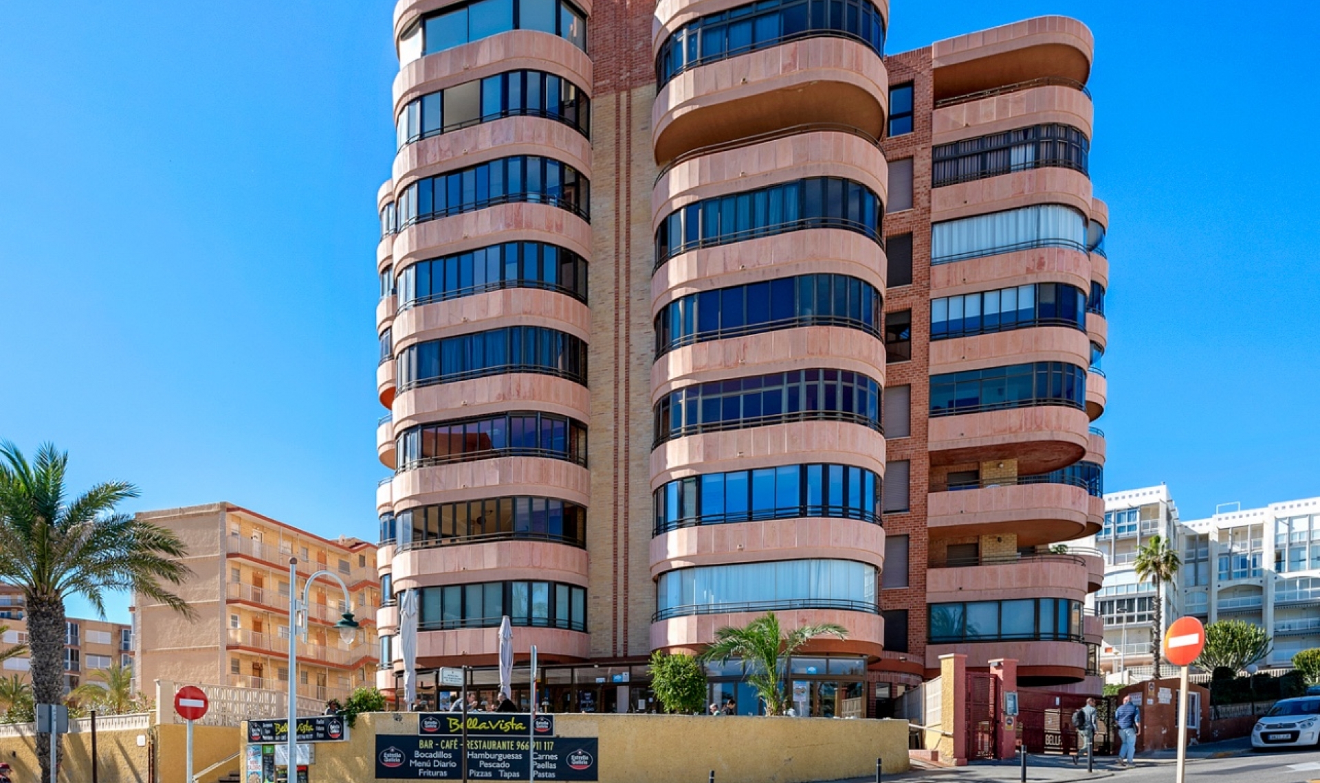 Resale - Apartment -
Arenales del Sol - Segunda linea playa
