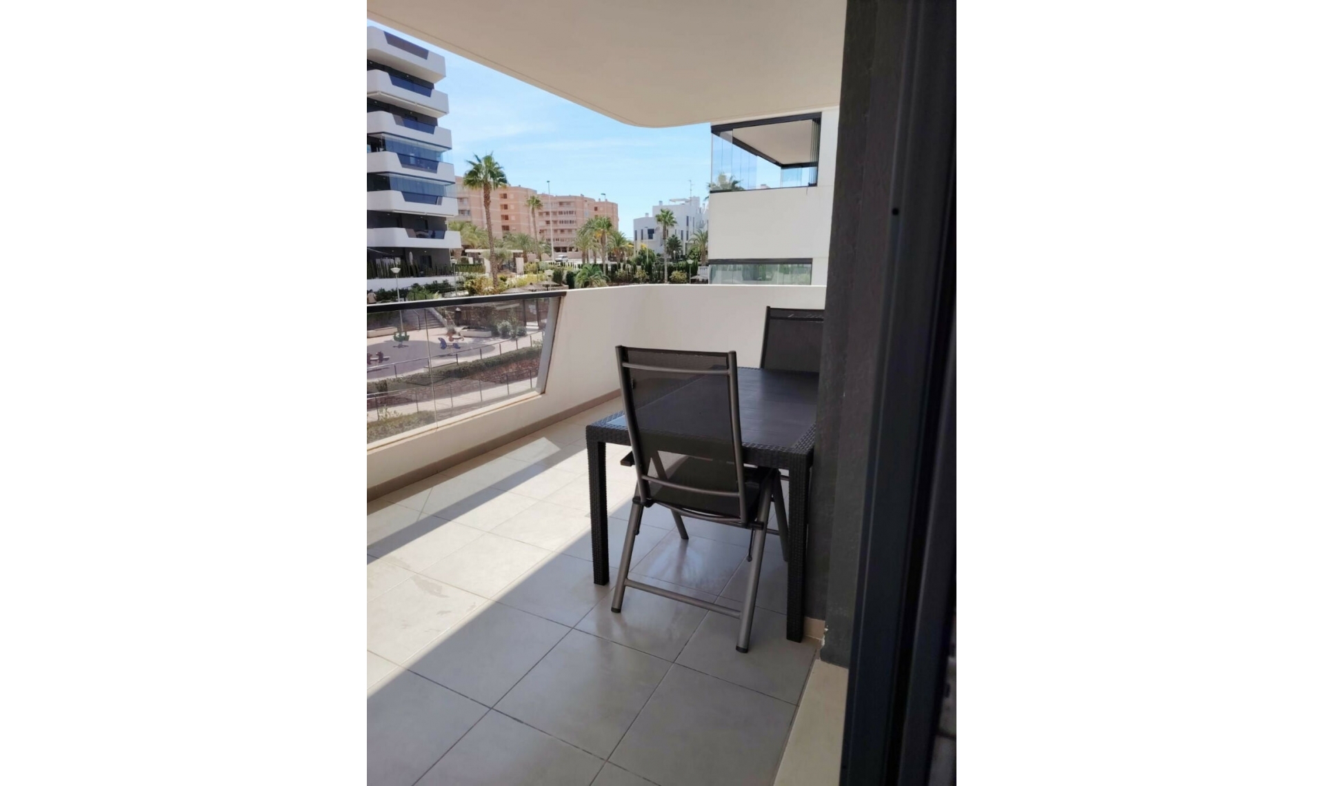 Resale - Apartment -
Arenales del Sol