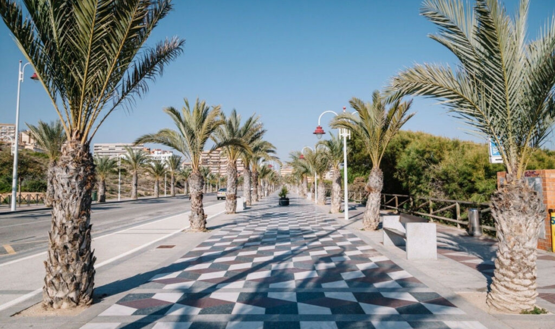 Resale - Apartment -
Arenales del Sol