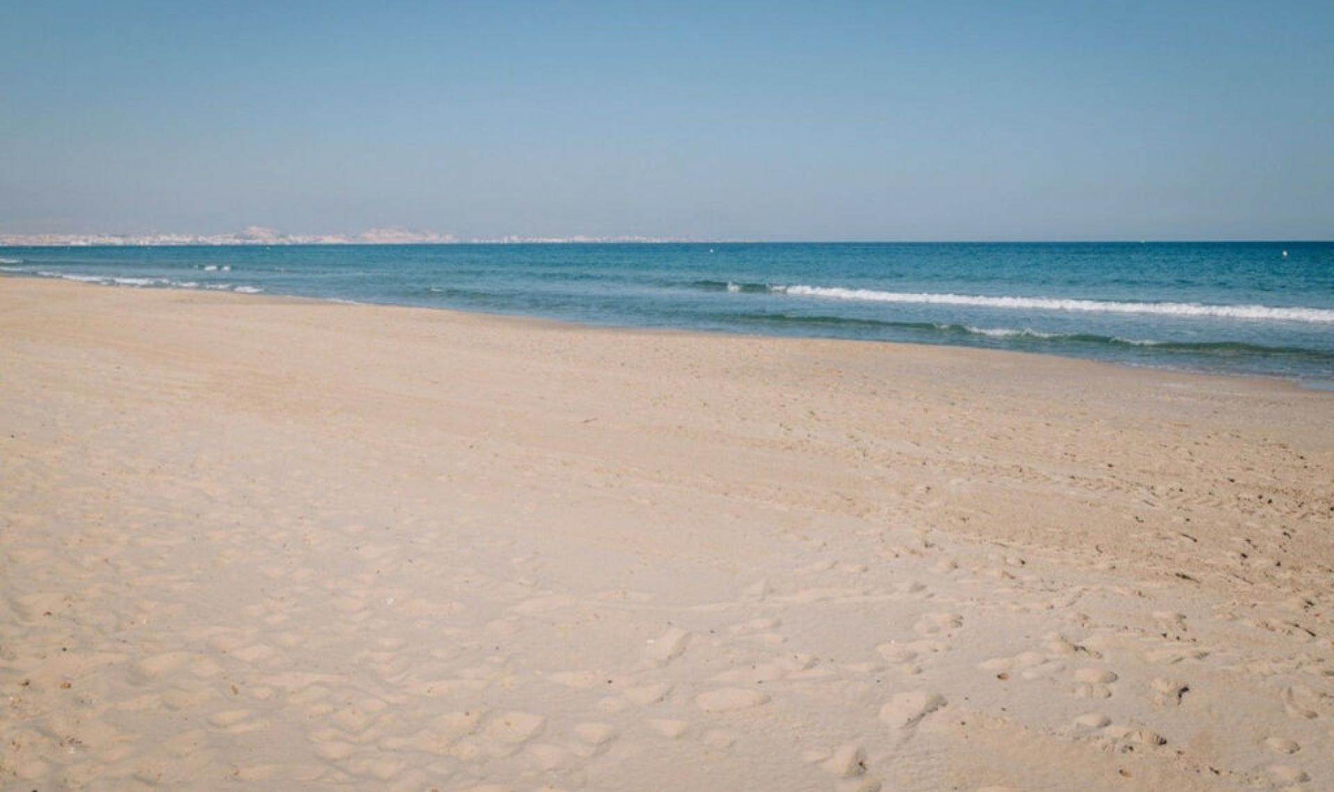 Resale - Apartment -
Arenales del Sol