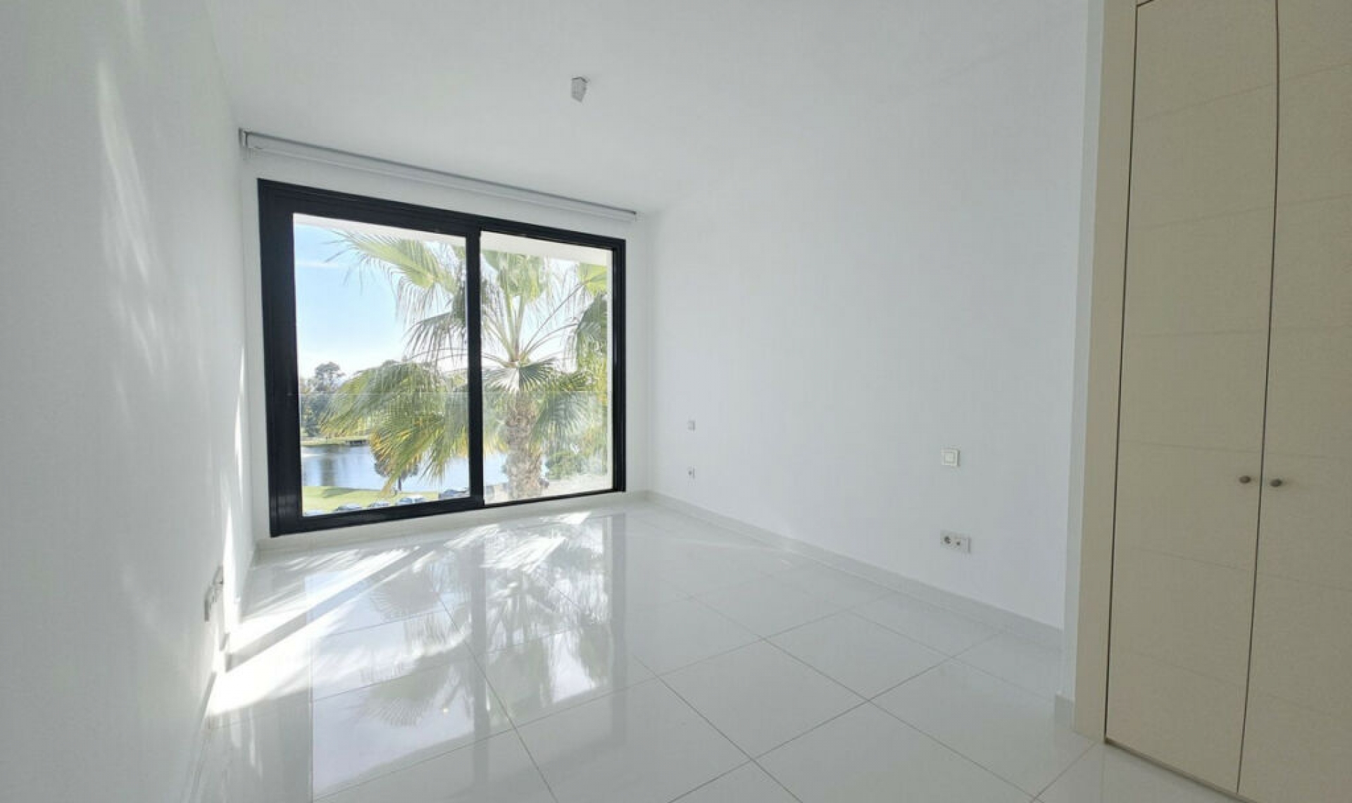 Resale - Apartment -
Atalaya